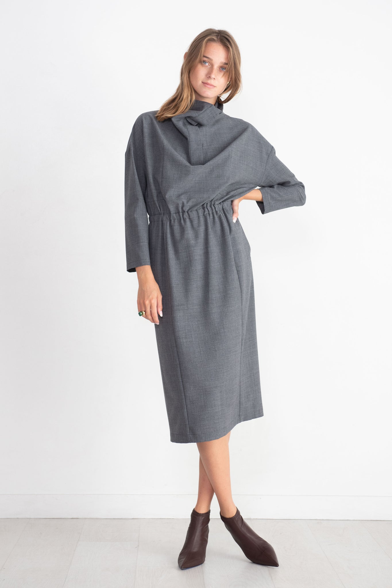 HACHE - Sunny Winter Dress, Light Grey