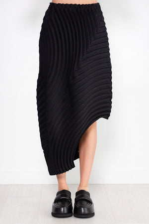 Issey Miyake - Curved Pleat Skirt, Black