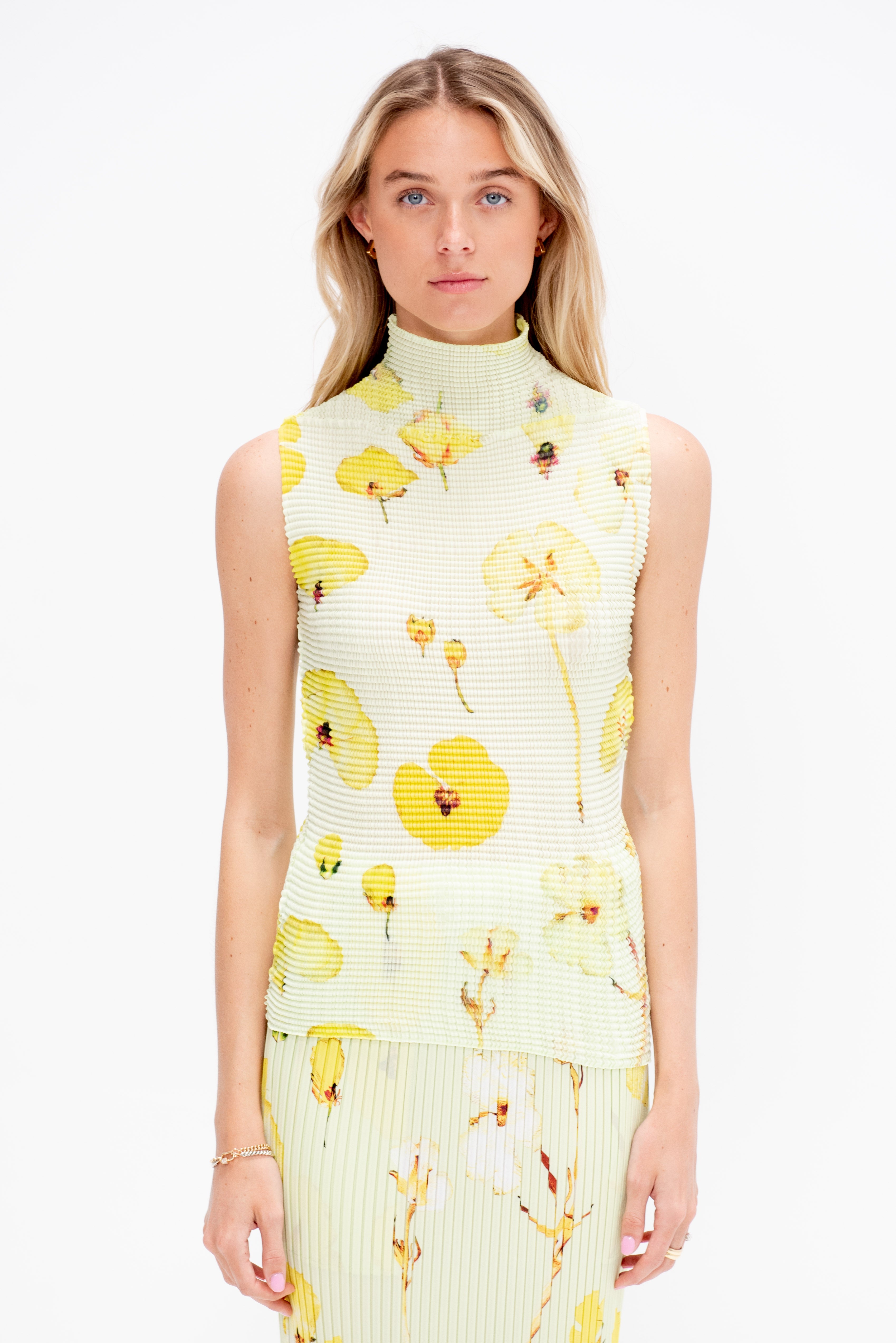 最新 Top, Pleats Flora Pressed Miyake Issey Pytalos Pleat Kick – One Piece