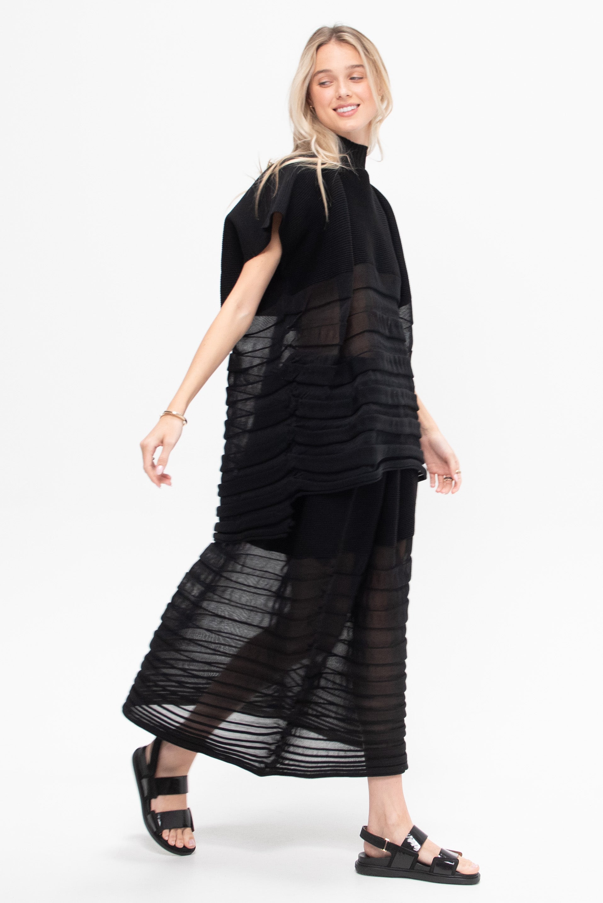 Issey Miyake Moving Knit Top, Black – Kick Pleat