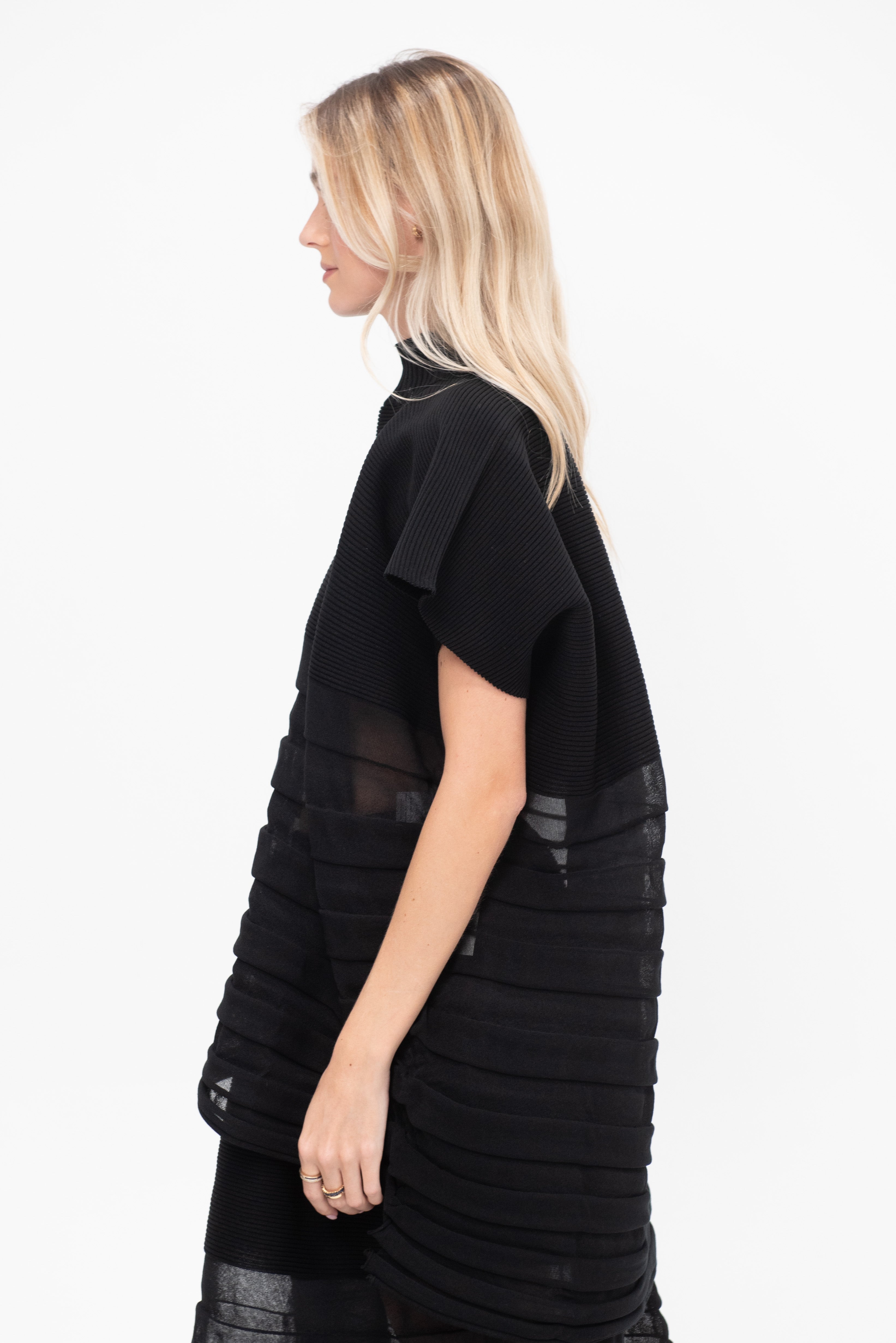 Issey Miyake Moving Knit Top, Black – Kick Pleat