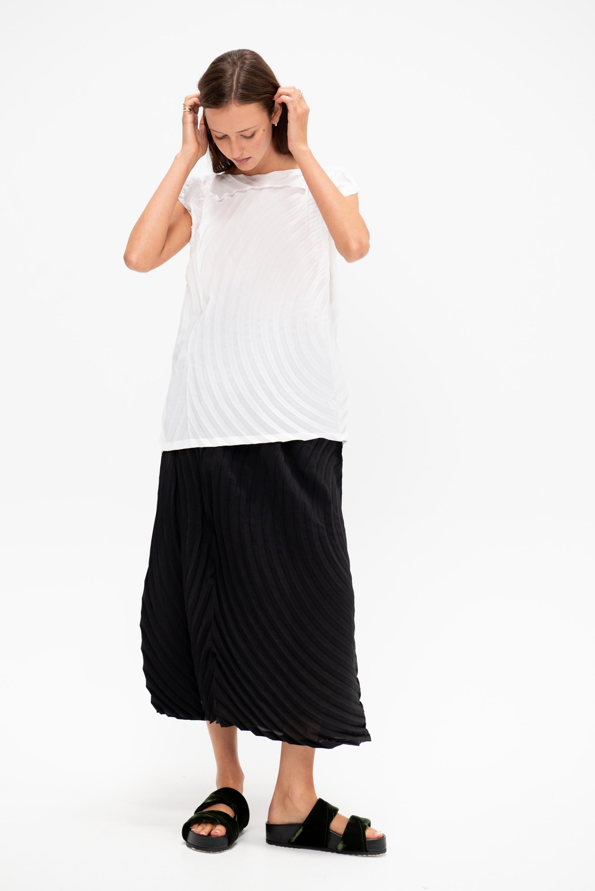 Paper Bag Pleats Skirt, Black