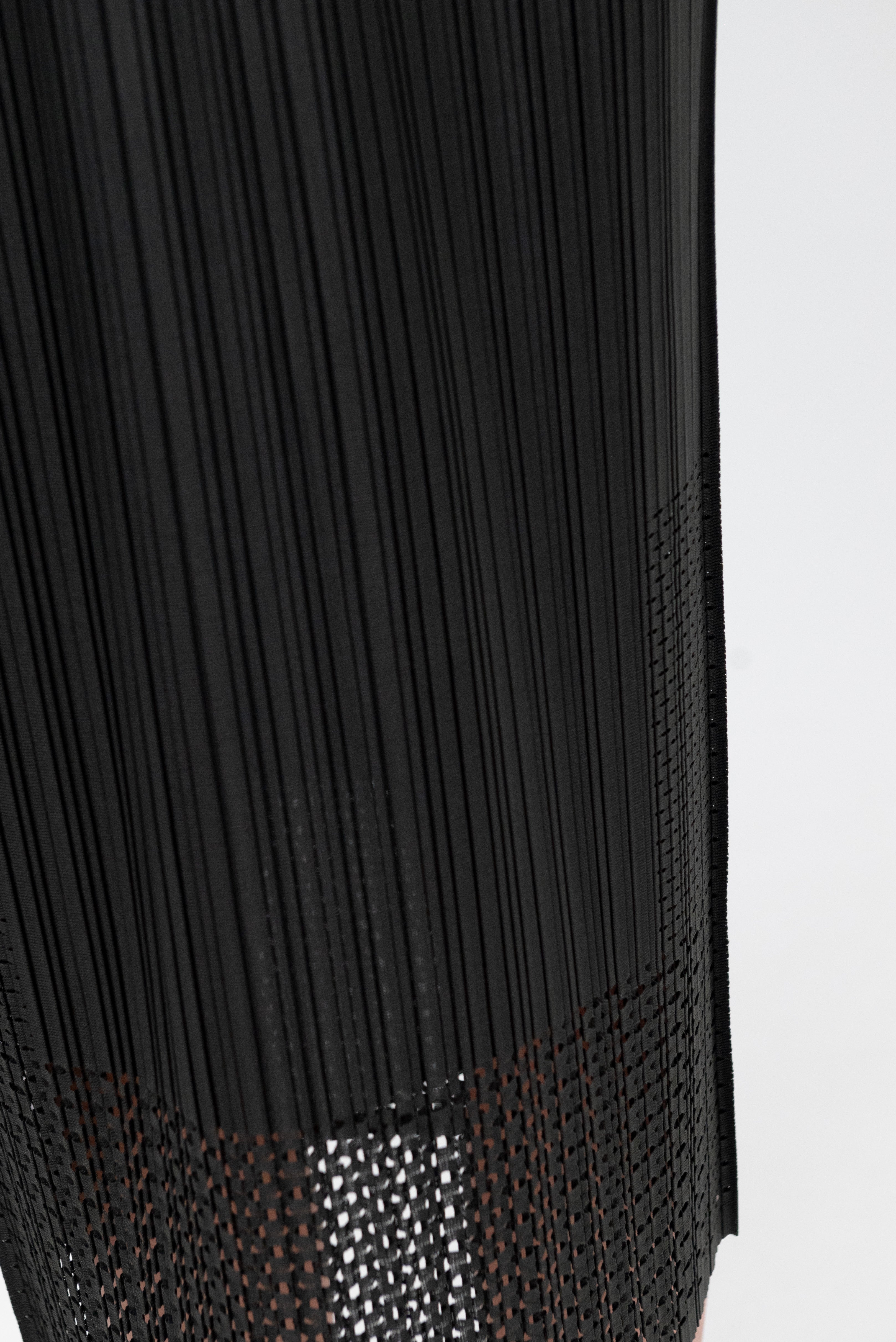 国内買付 PLEATS PLEASE ISSEY MIYAKE A-POC FLICKER A-POC FLICKER – ISSEY MIYAKE ONLINE STORE