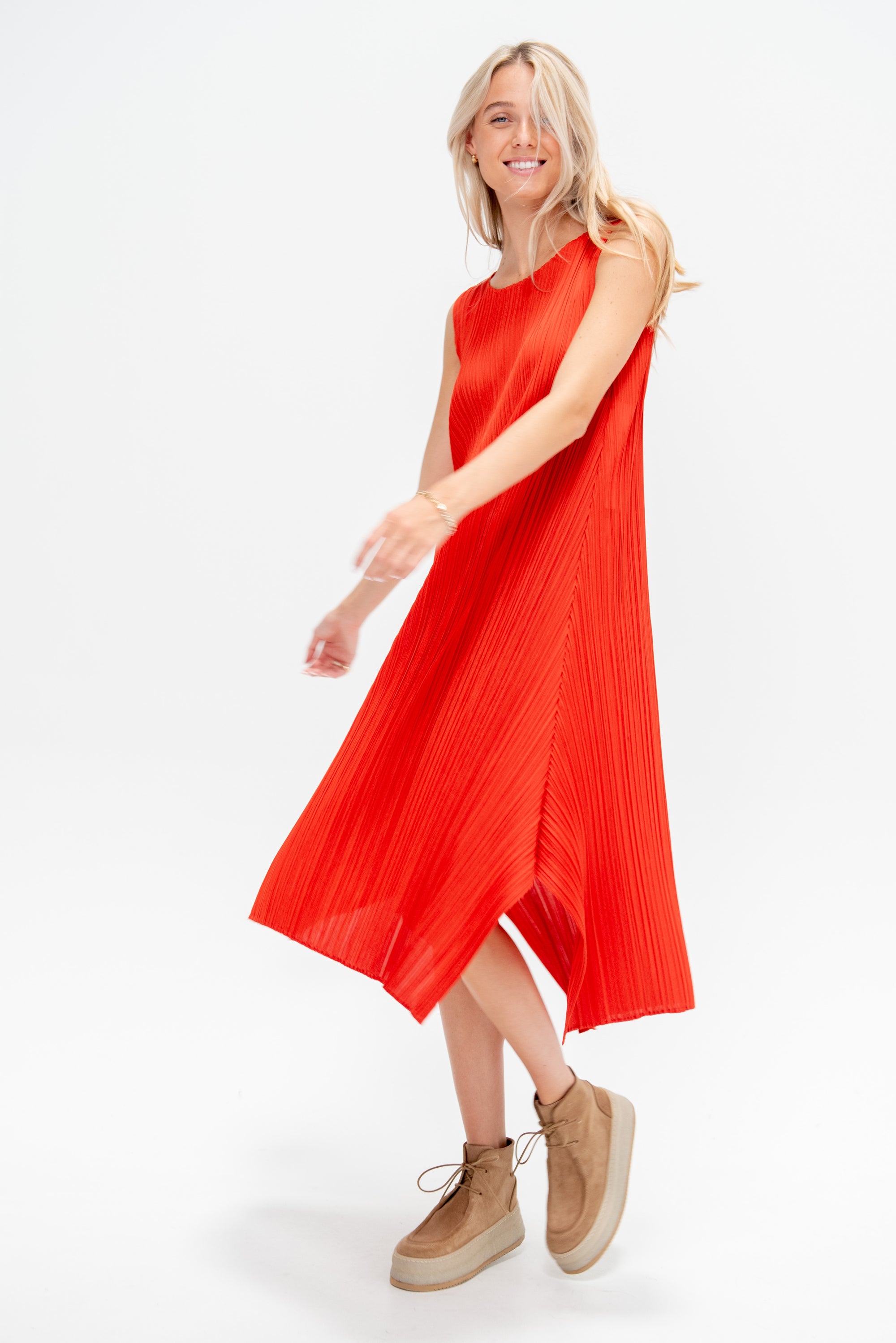 Monthly Colors : July, Bright Red