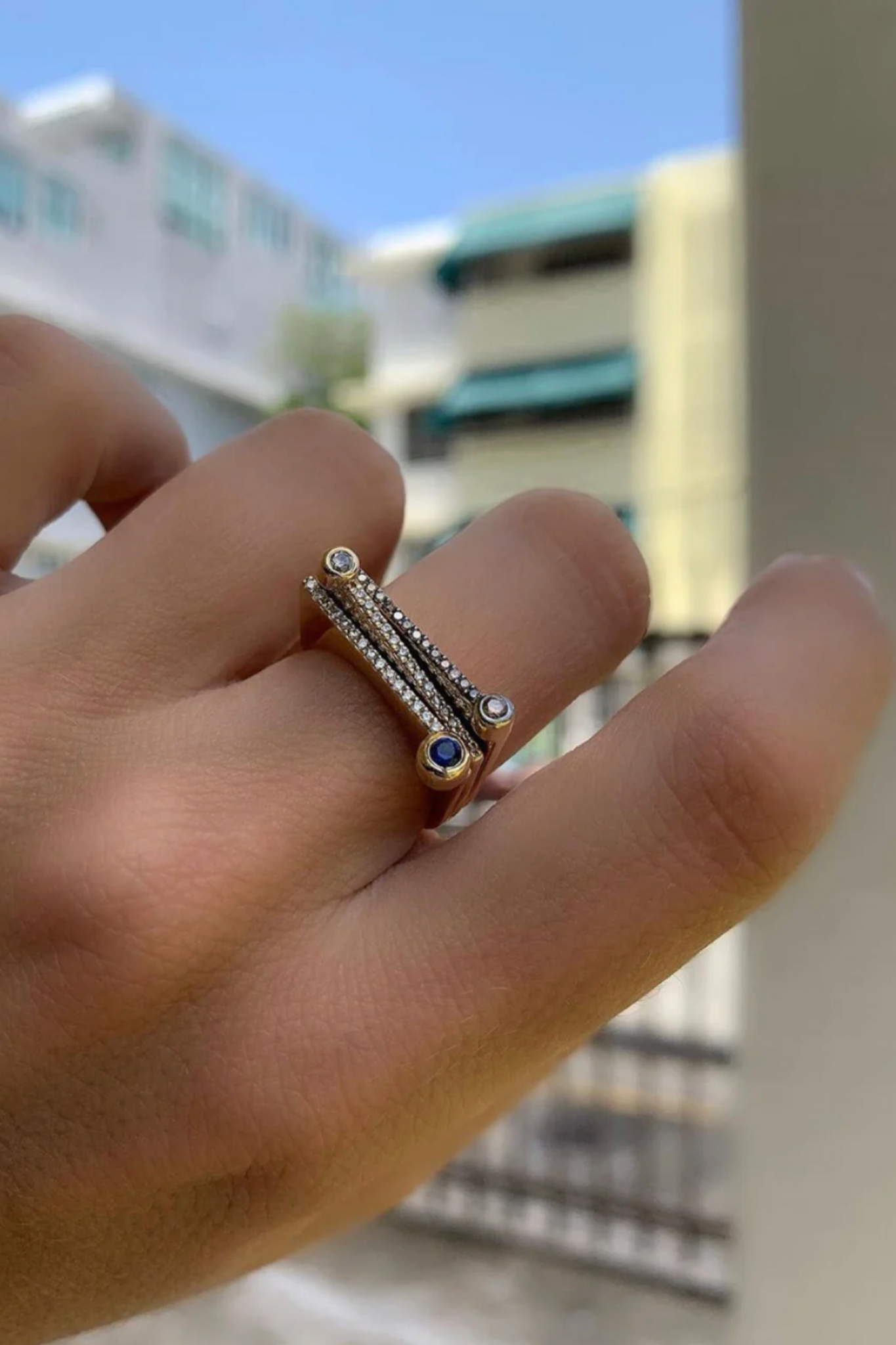 ita - ¡Buenos Días! “Horizon” Ray Ring, White Diamonds & Sapphire