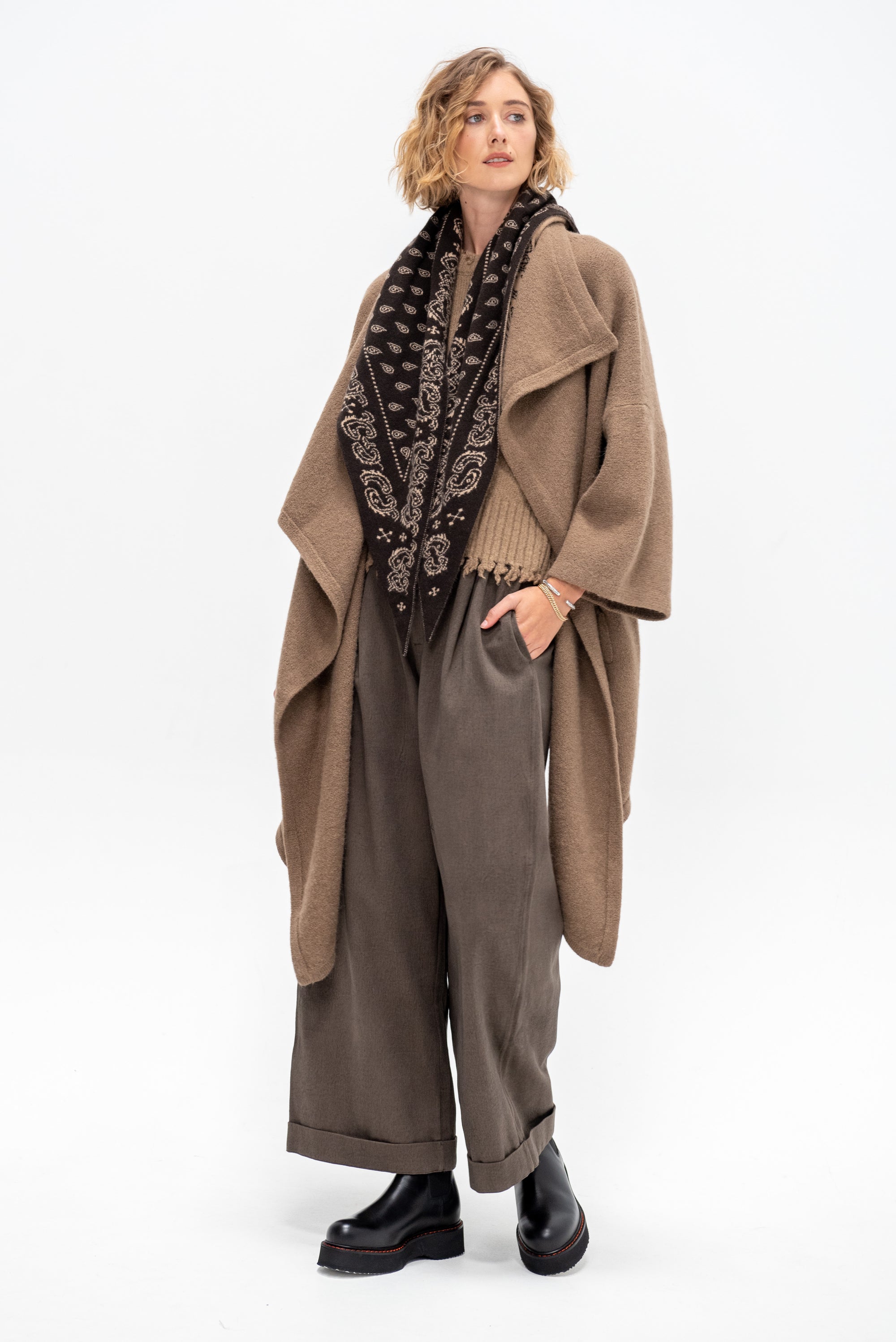 Drape Mantle, Tobacco
