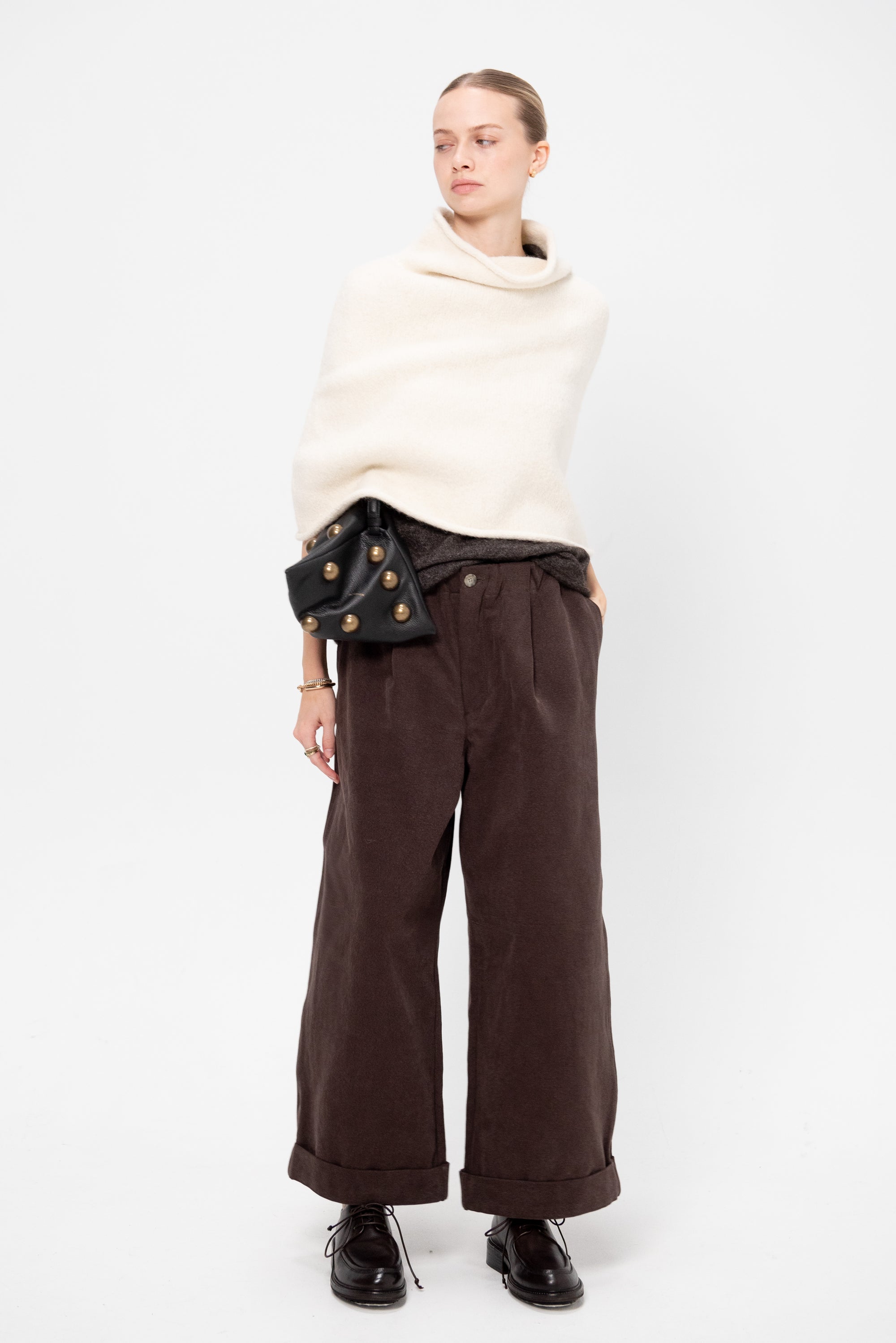 Pyramid Shoulders, Raw White