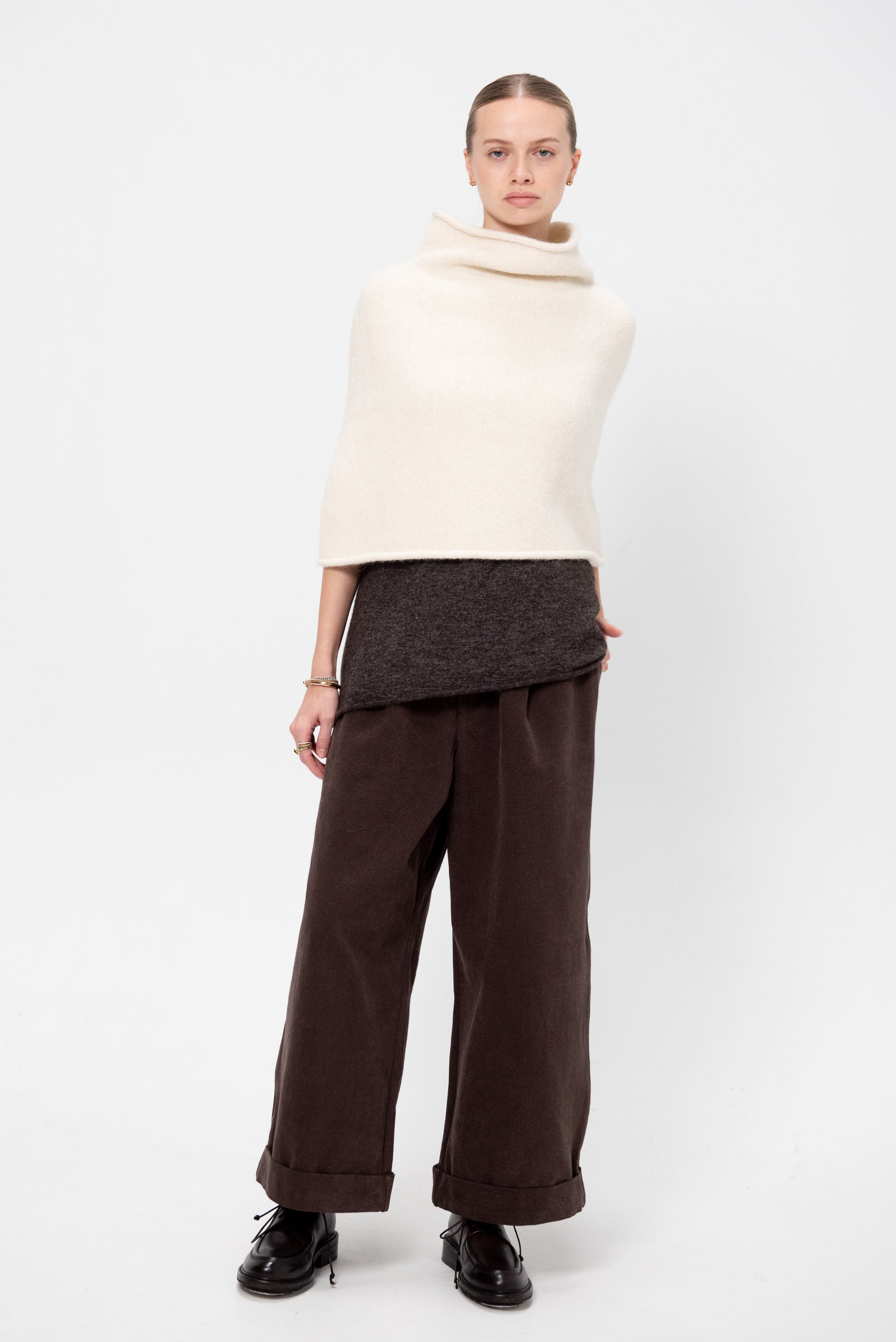 Pyramid Shoulders, Raw White