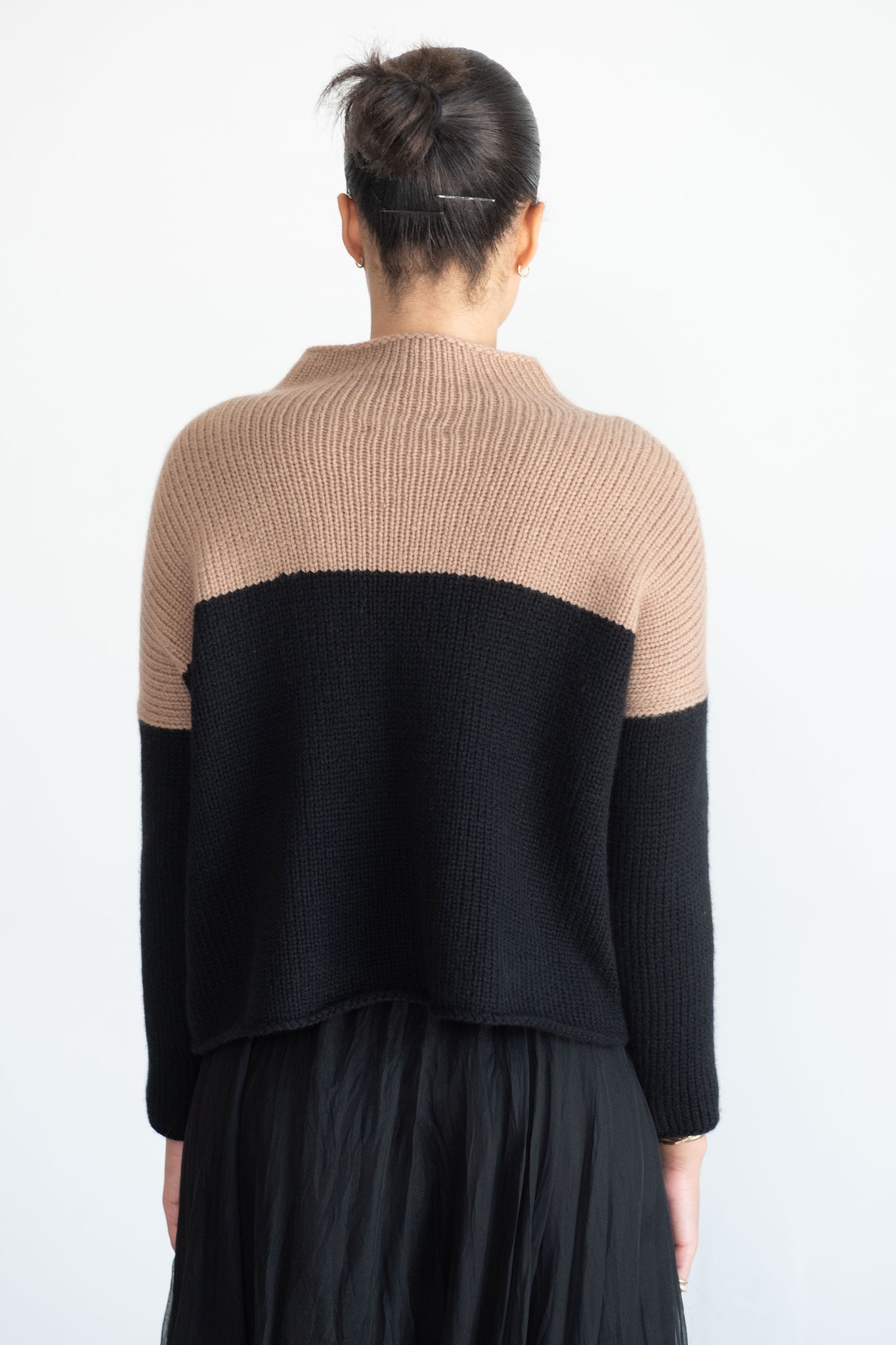 Louiza Babouryan - Two-Tone Sweater, Black & Tan