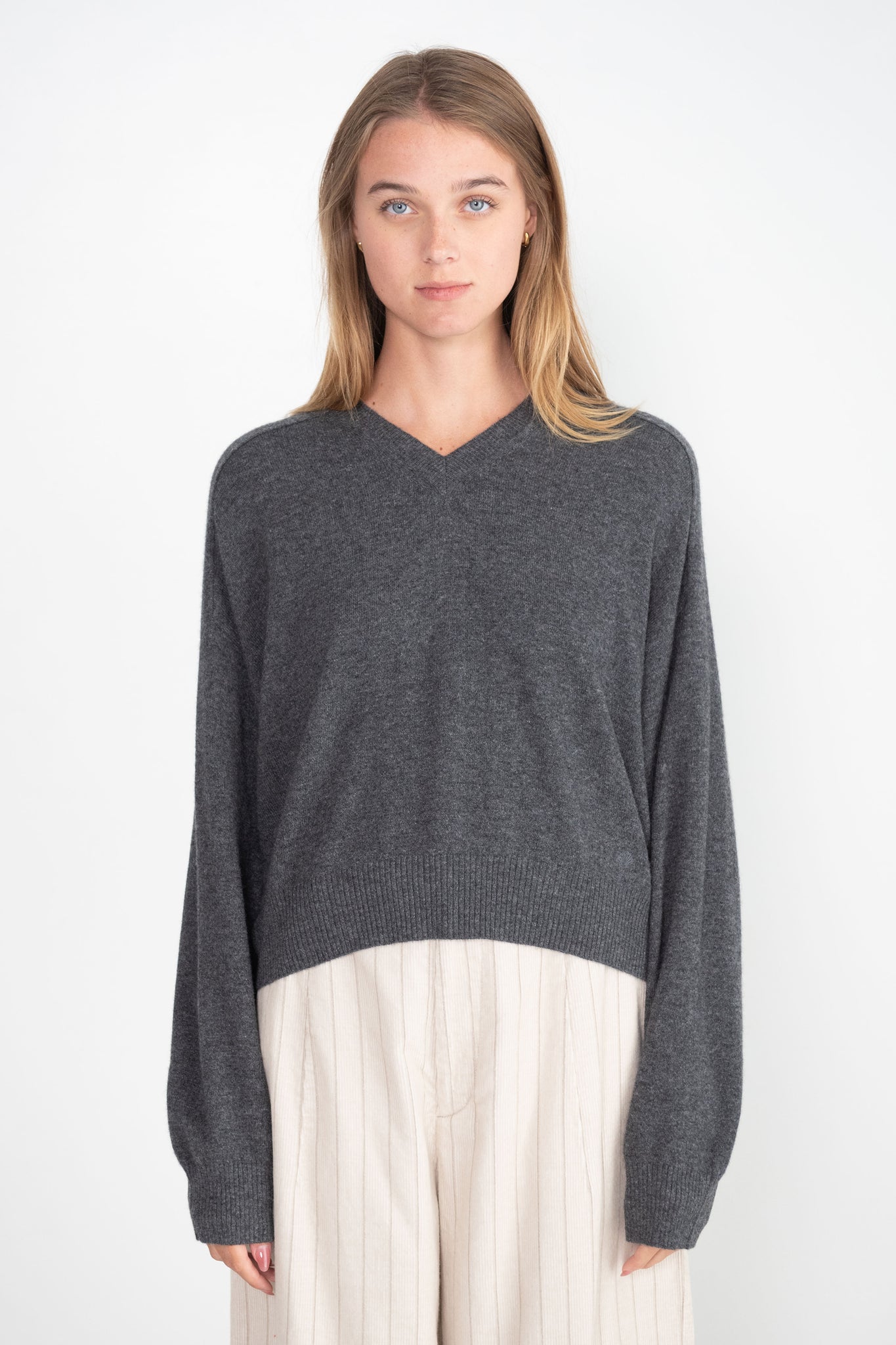 LOULOU STUDIO - V-Neck Sweater, Anthracite Melange