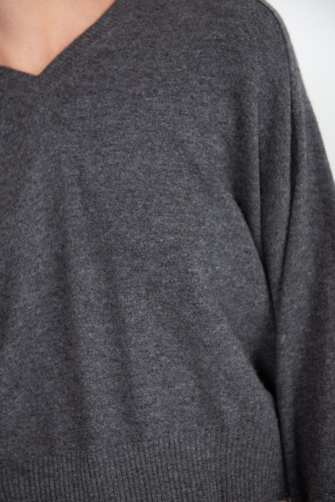 LOULOU STUDIO - V-Neck Sweater, Anthracite Melange