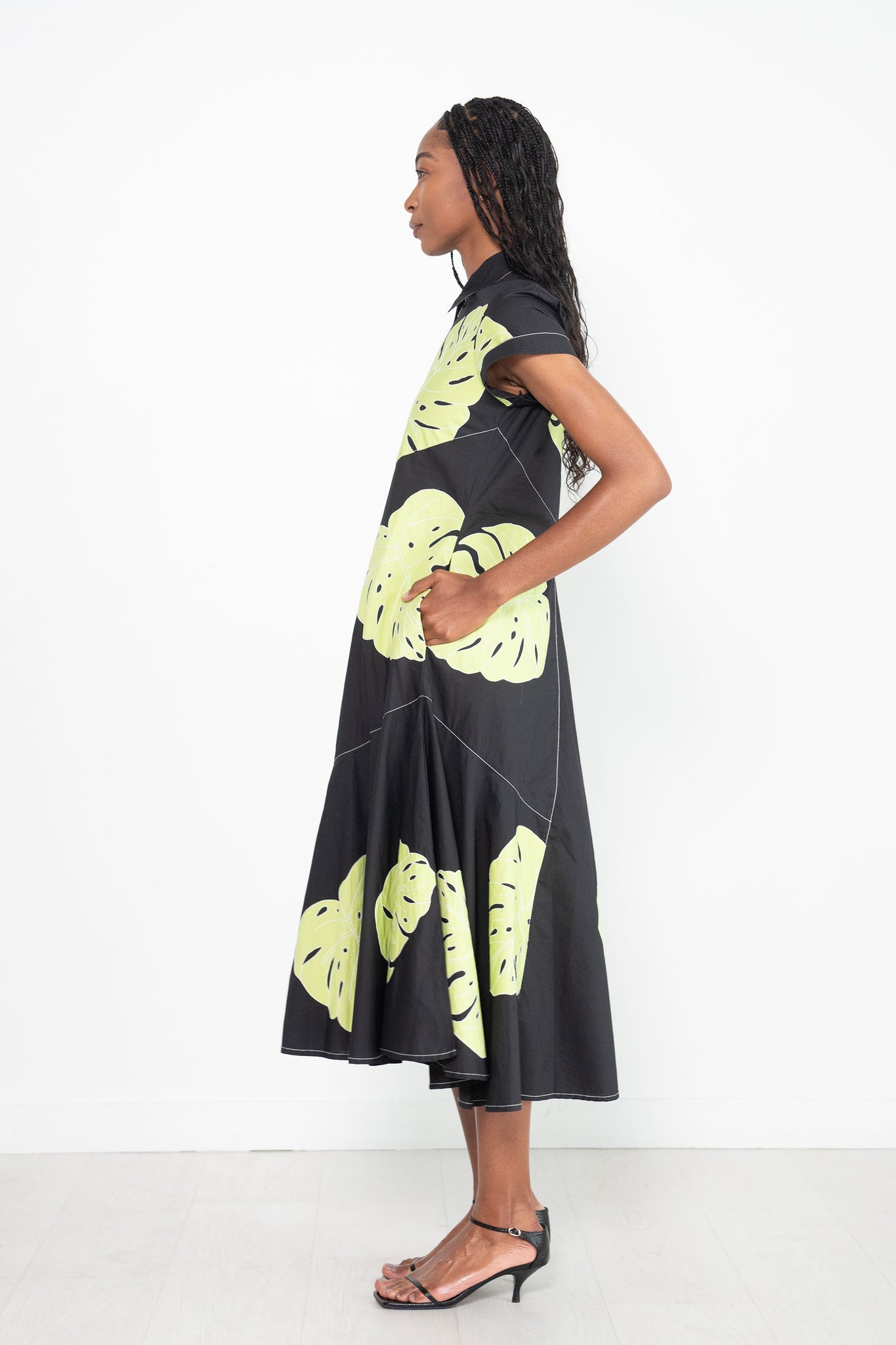 LOVEBIRDS - Zip Front Leaf Applique Dress, Black & Lime