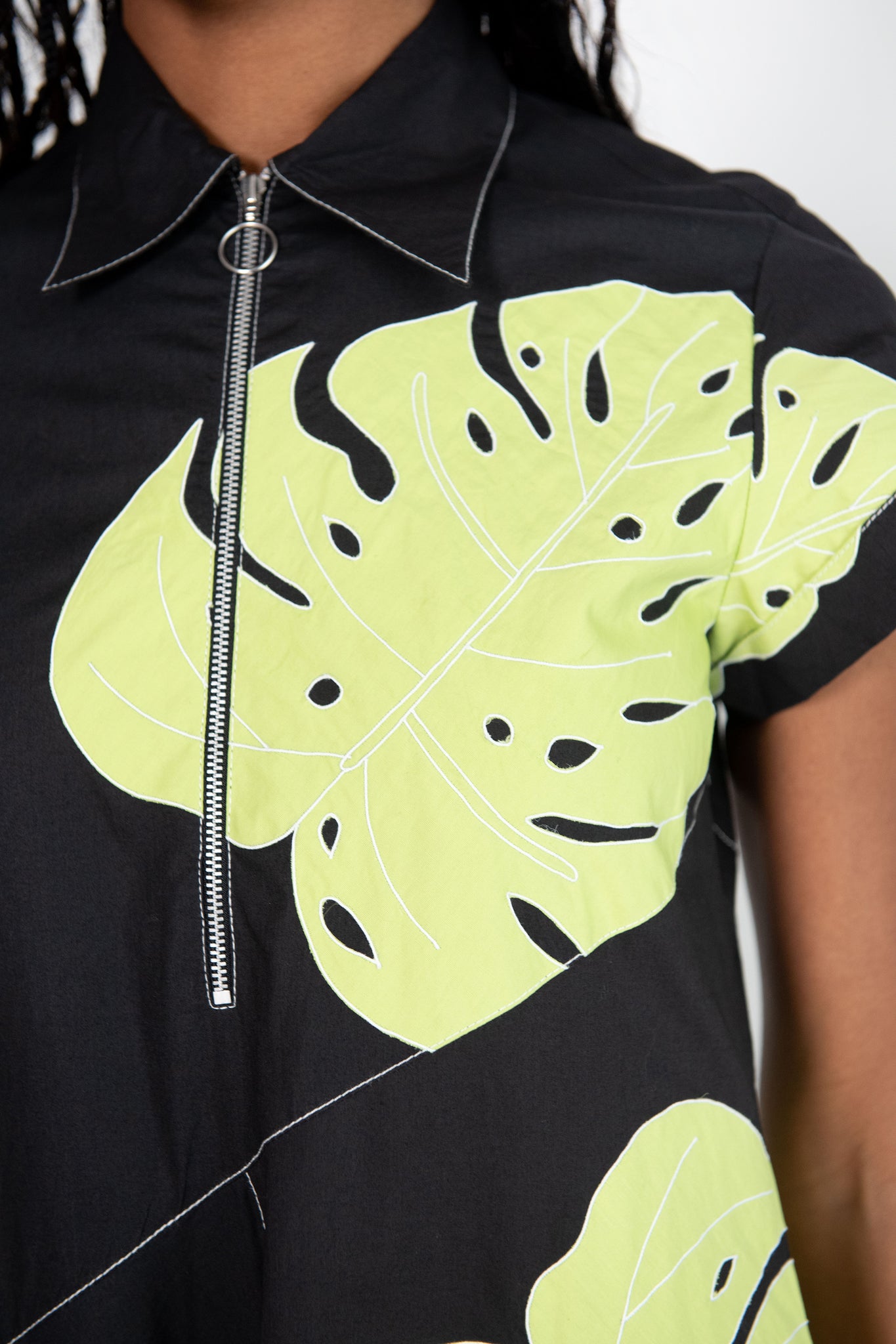 LOVEBIRDS - Zip Front Leaf Applique Dress, Black & Lime