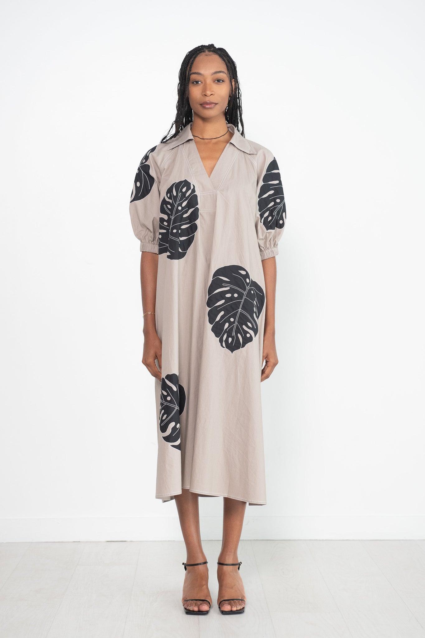 LOVEBIRDS - Puff Sleeve Applique Dress, Beige & Black
