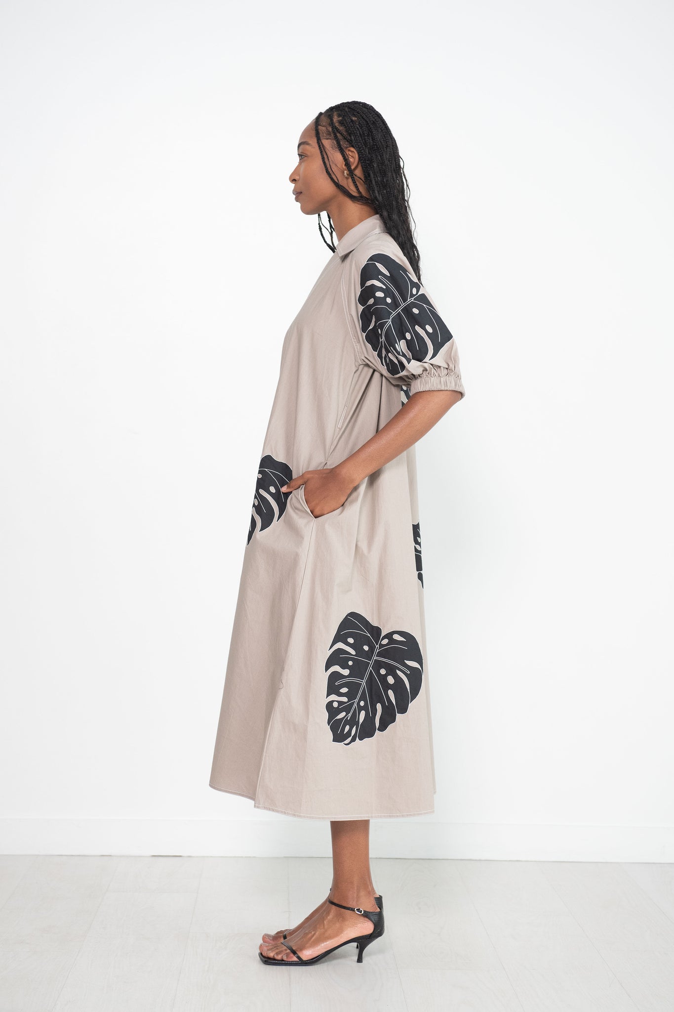 LOVEBIRDS - Puff Sleeve Applique Dress, Beige & Black