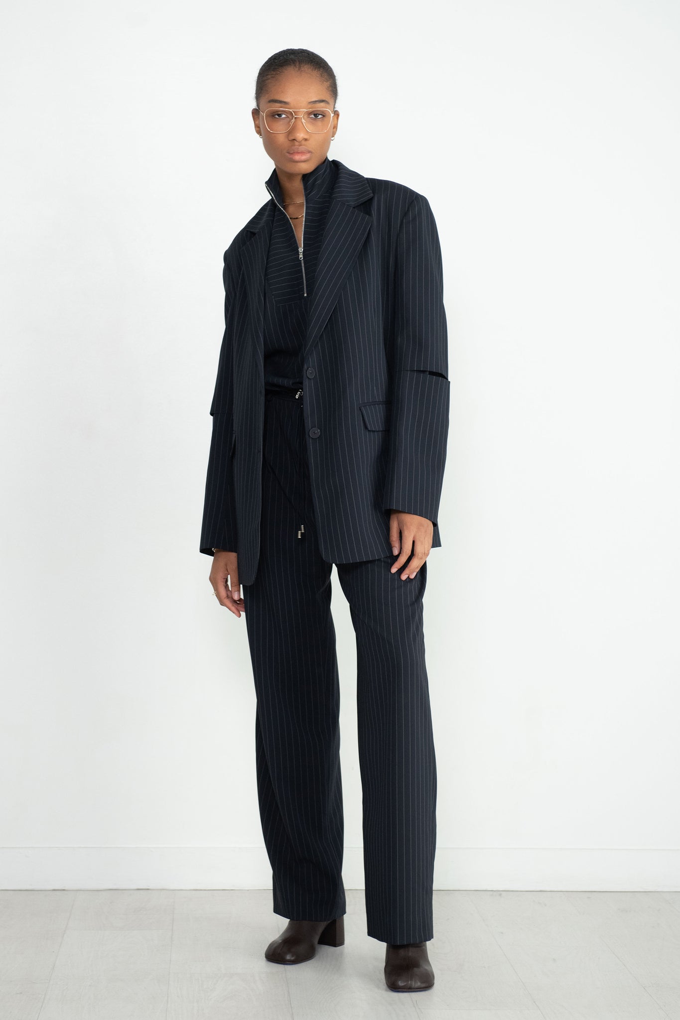 Nomia - Oversize Slit Sleeve Blazer, Midnight & White