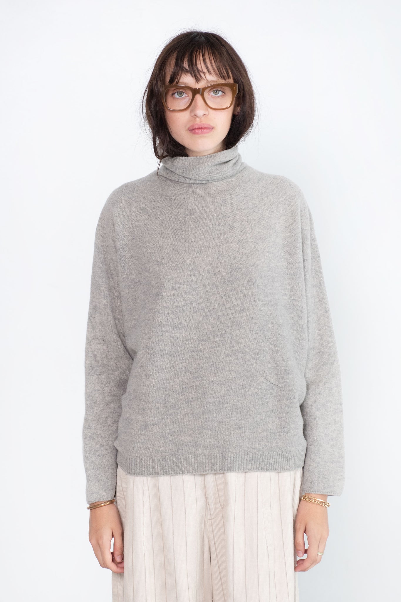 pas de calais - Fine Wool Loose High Neck Pullover, Grey