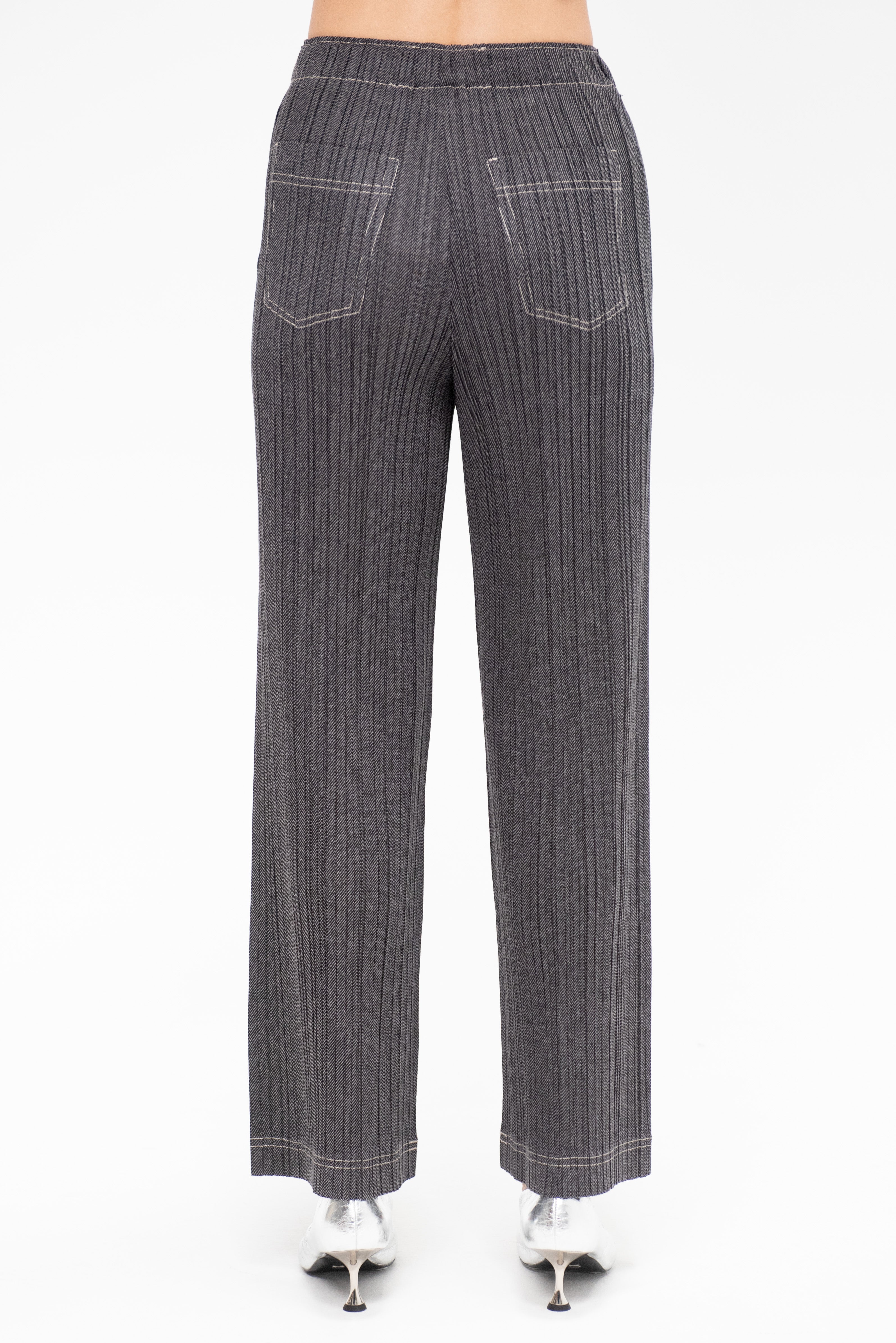 ISSEY MIYAKE MEN / 23SS/PLEATS DENIM/ストレートパンツ/3/ポリエステル/グレー/LA33FF186// Pleats Please by Issey Miyake Cotton Denim, Black – Kick Pleat