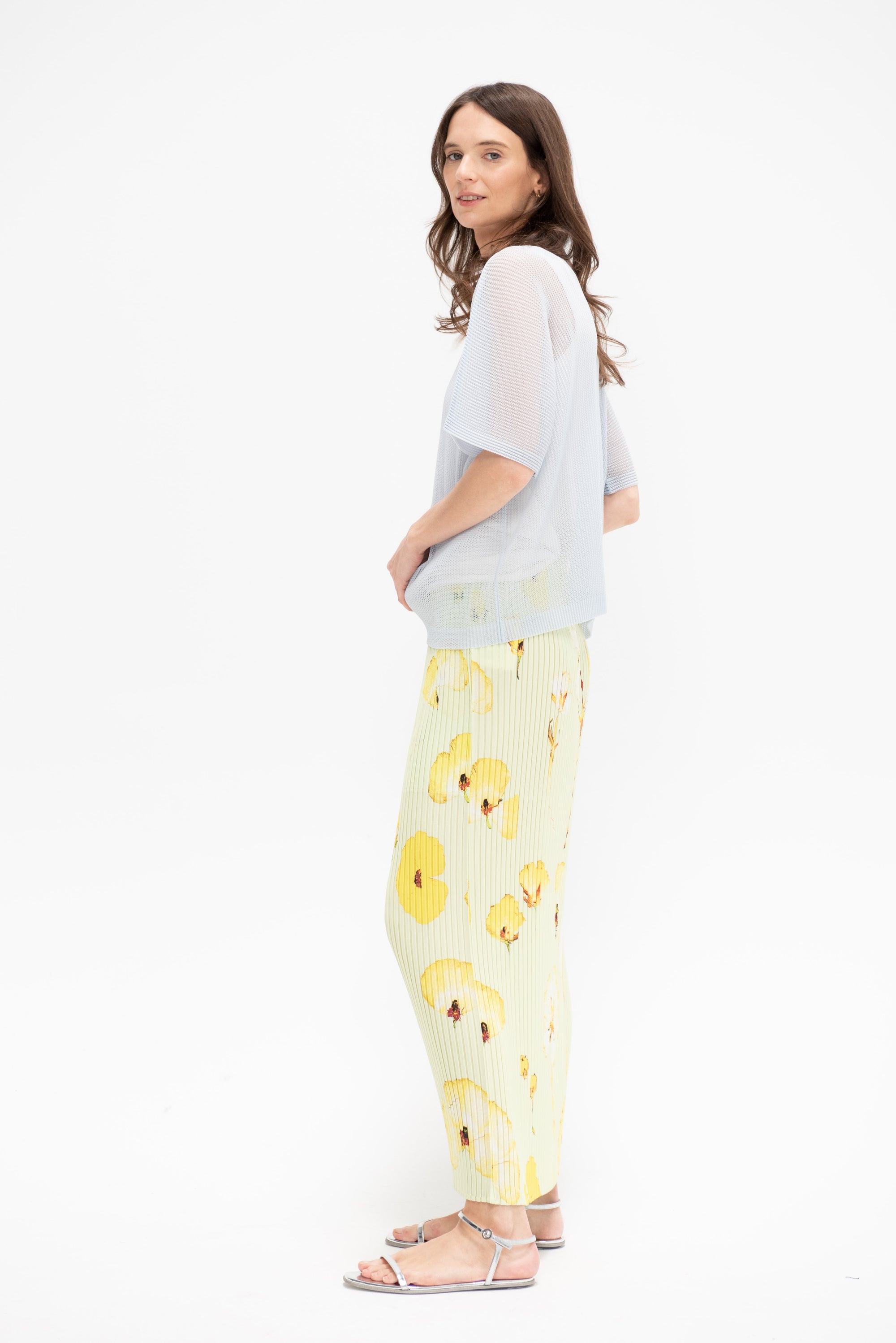 Tatami April, Light Gray