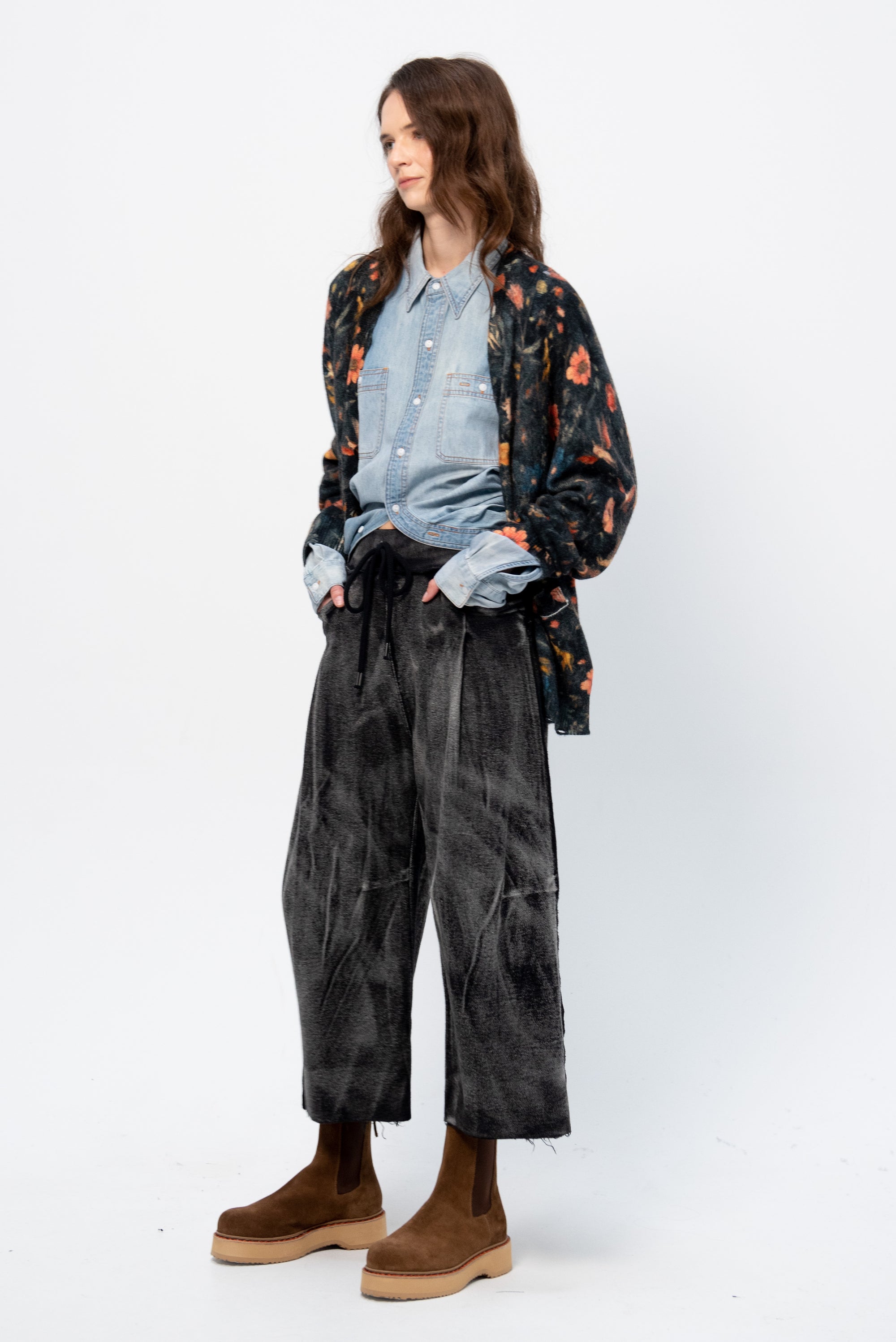 Cropped Pleated Sweatpant, Washed Black