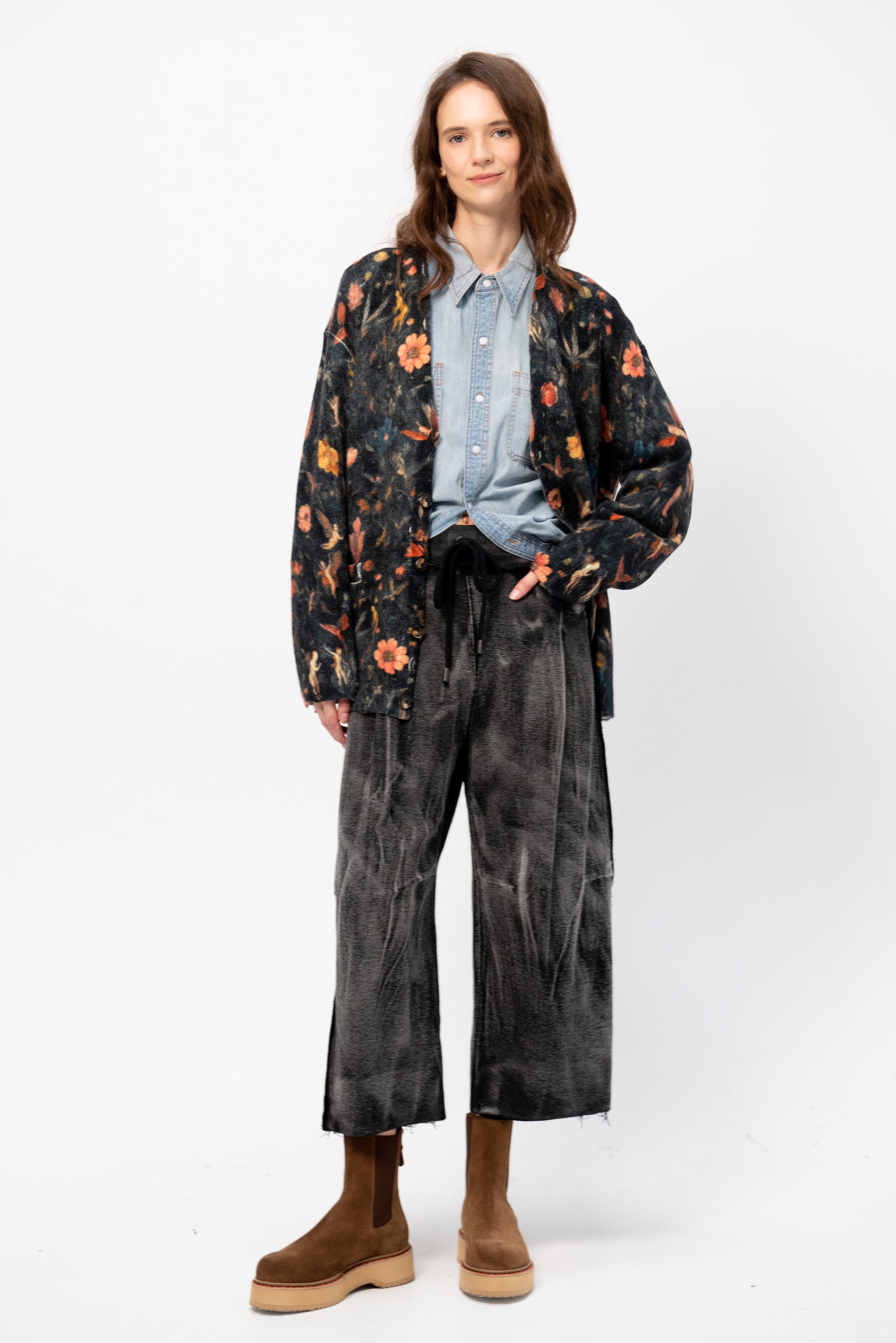 Cropped Pleated Sweatpant, Washed Black