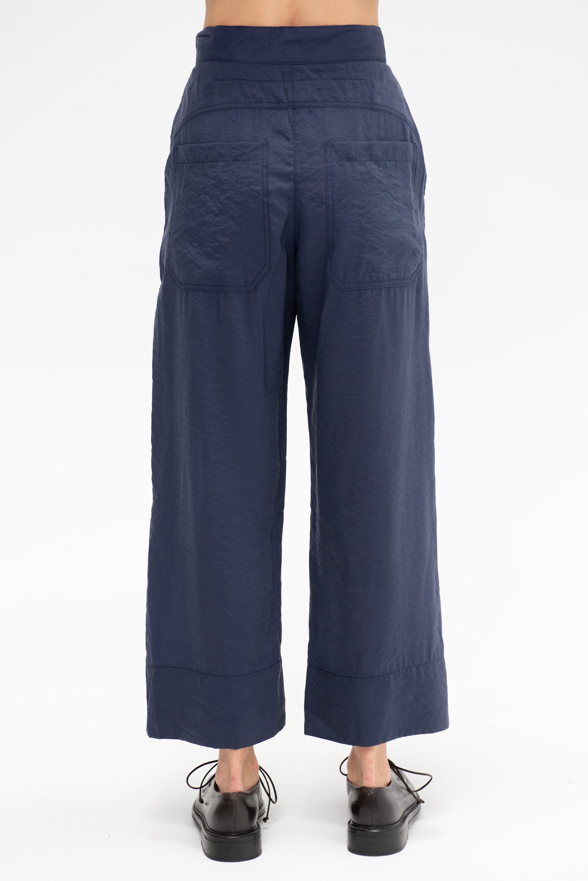 Dini Pant, Navy
