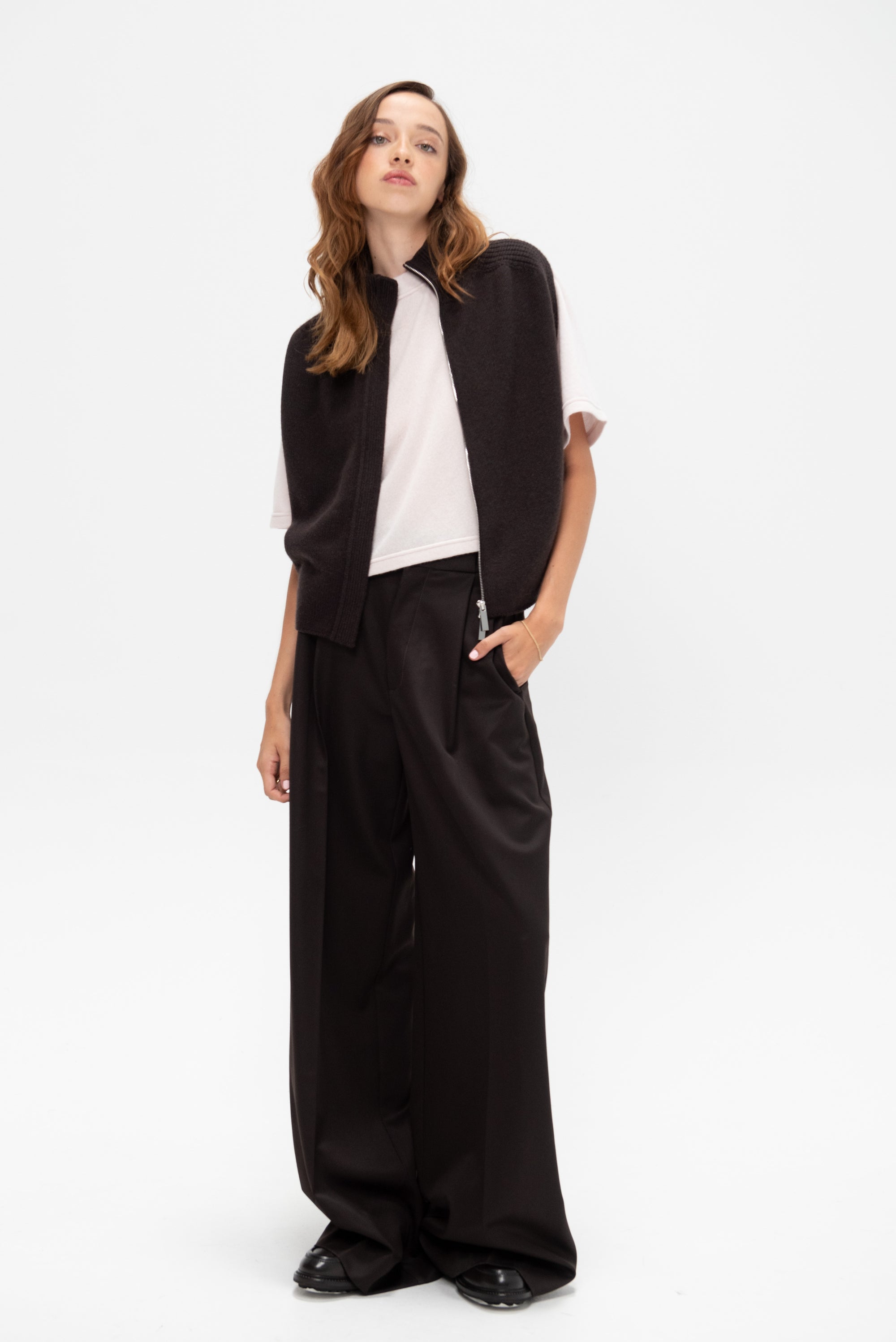 Zipped Sleeveless Cardigan, Brown