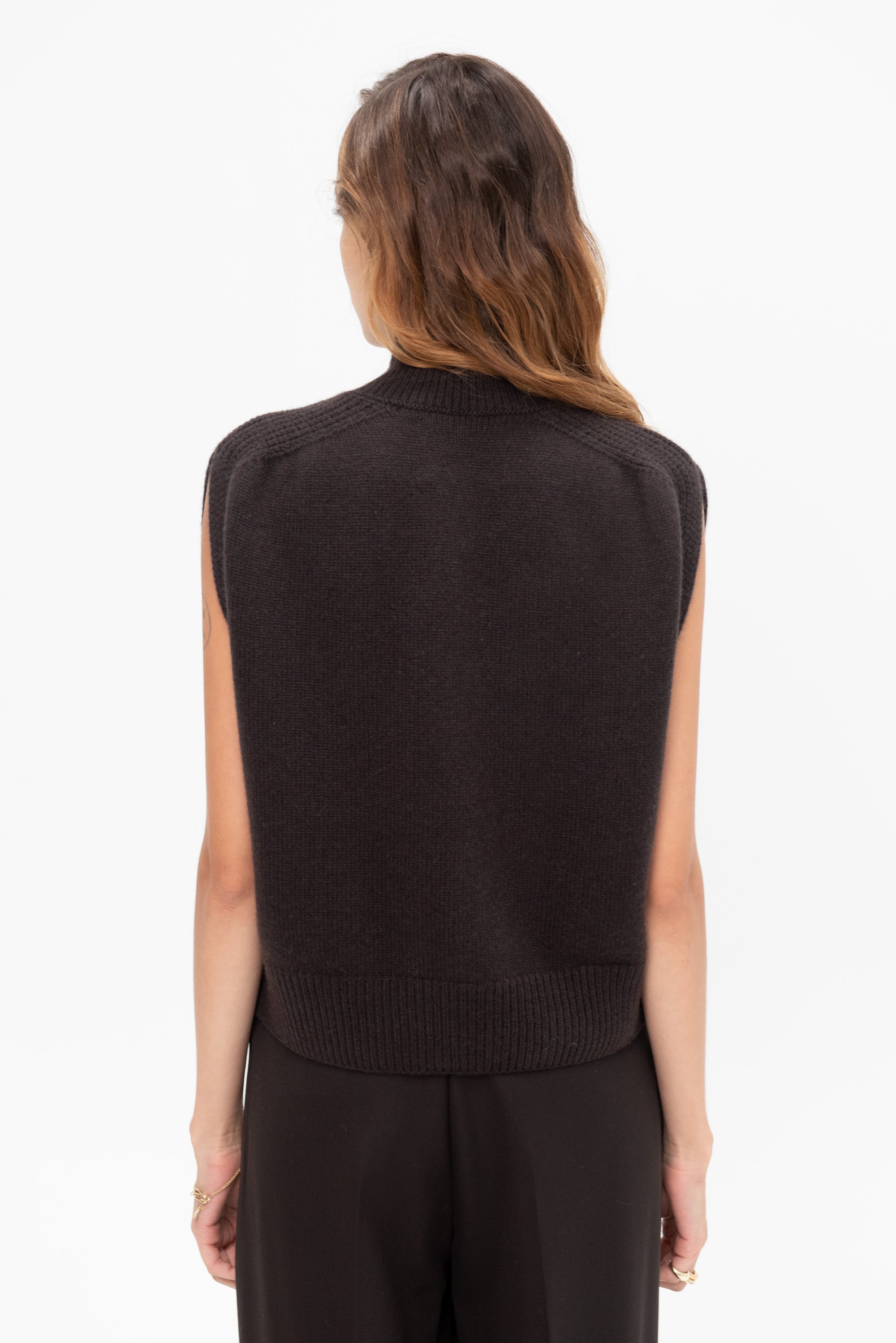 Zipped Sleeveless Cardigan, Brown