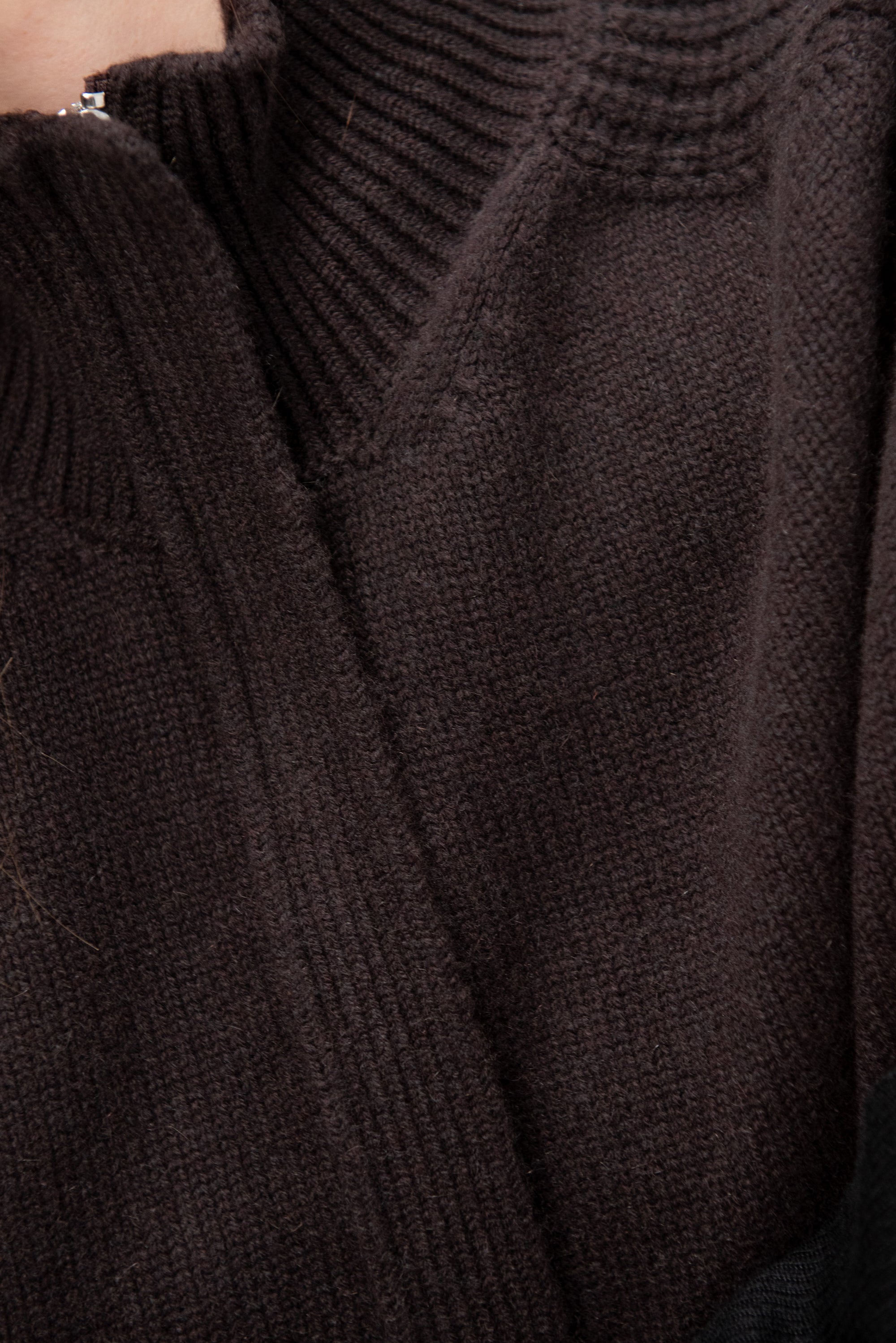 Zipped Sleeveless Cardigan, Brown