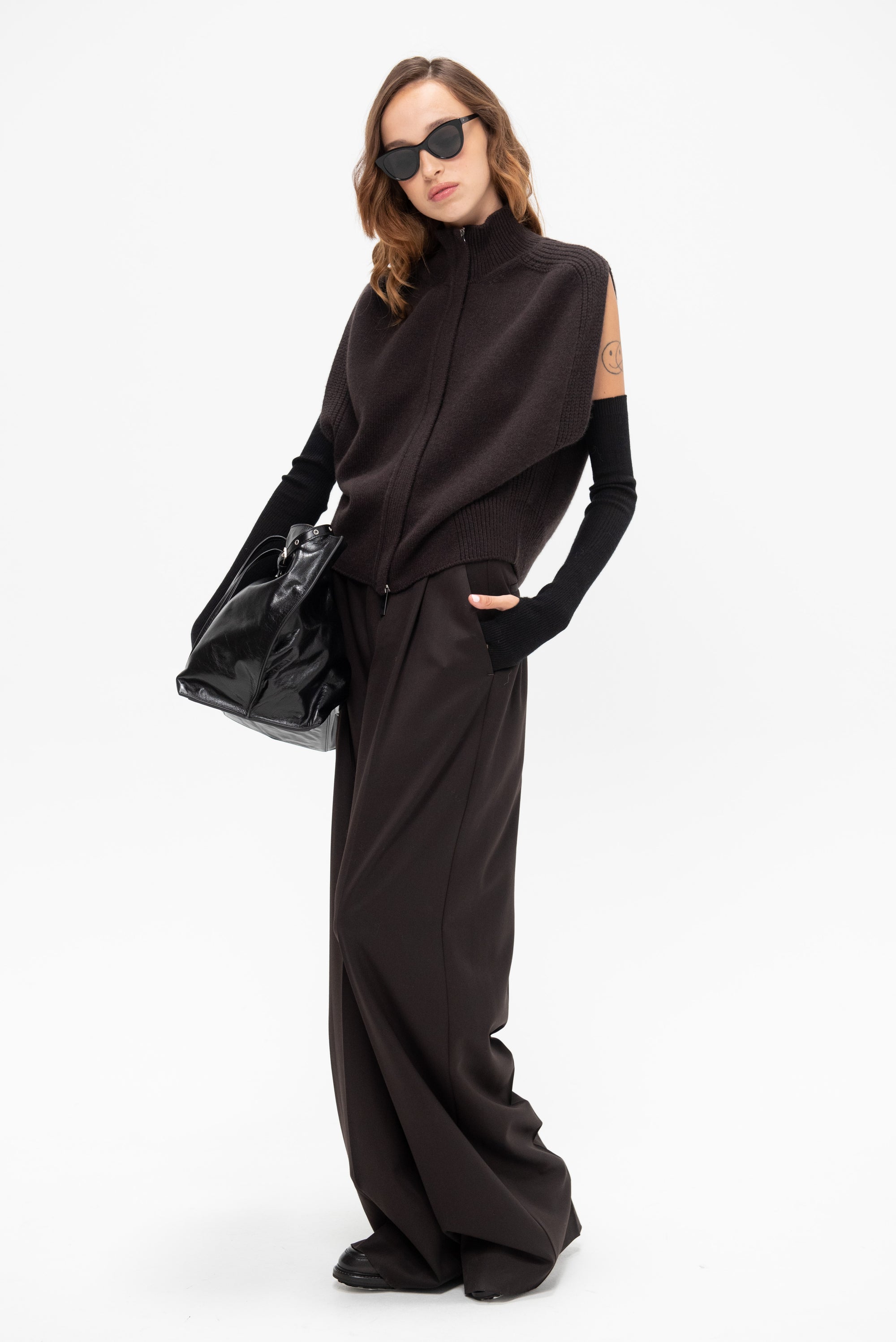 Zipped Sleeveless Cardigan, Brown