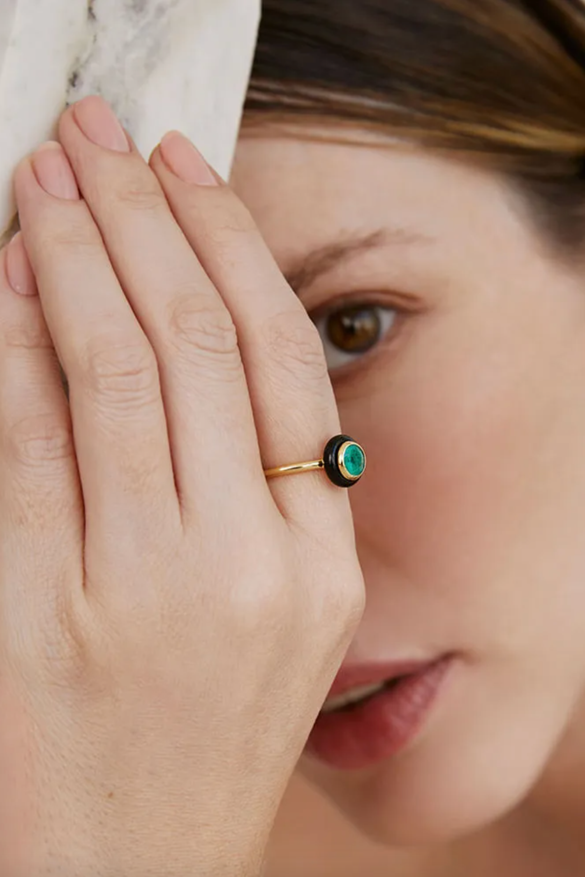 SAUER - Chakra Frames Emerald Ring, Yellow Gold