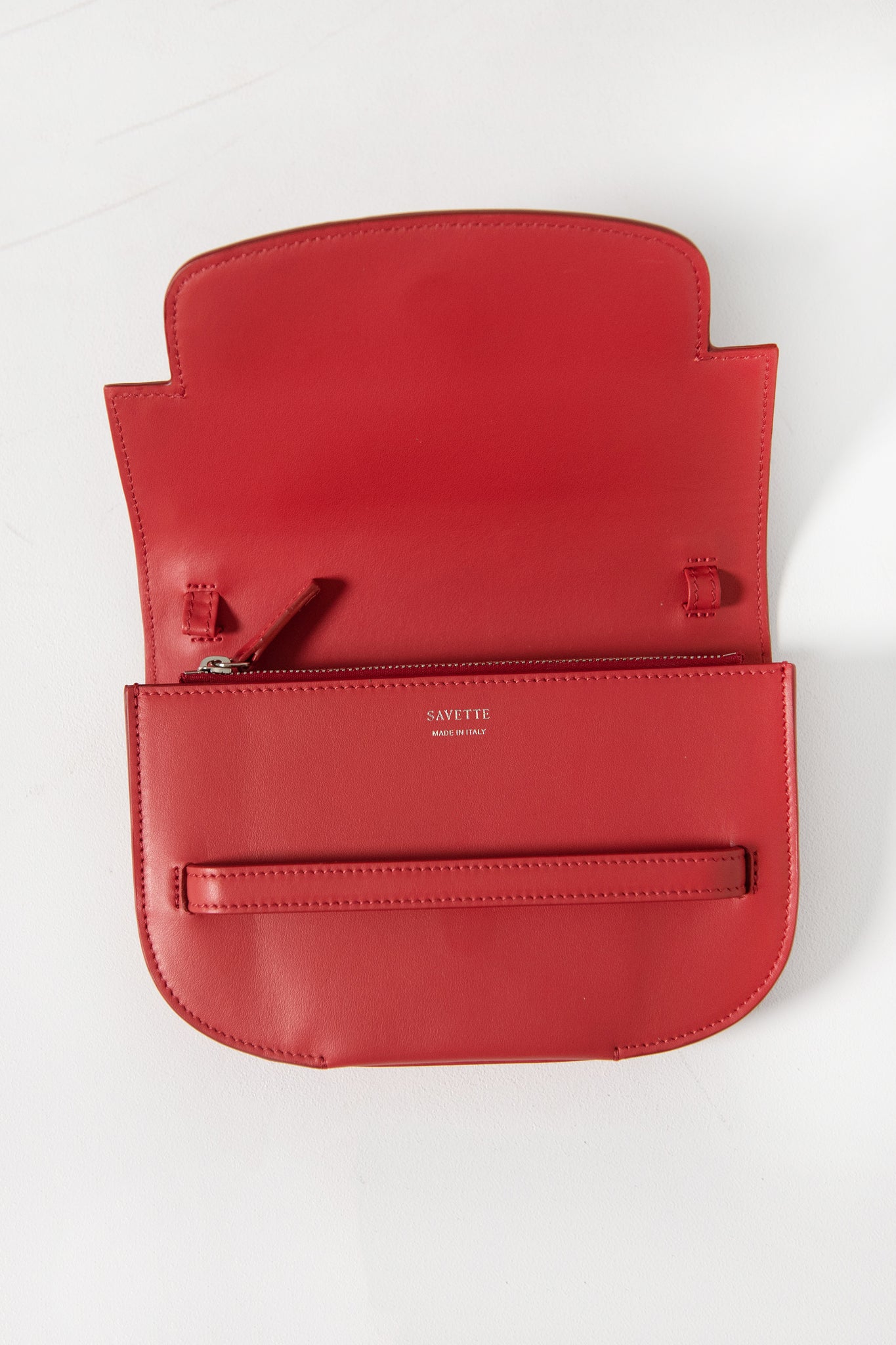 SAVETTE - Sport Convertible Clutch, Rouge