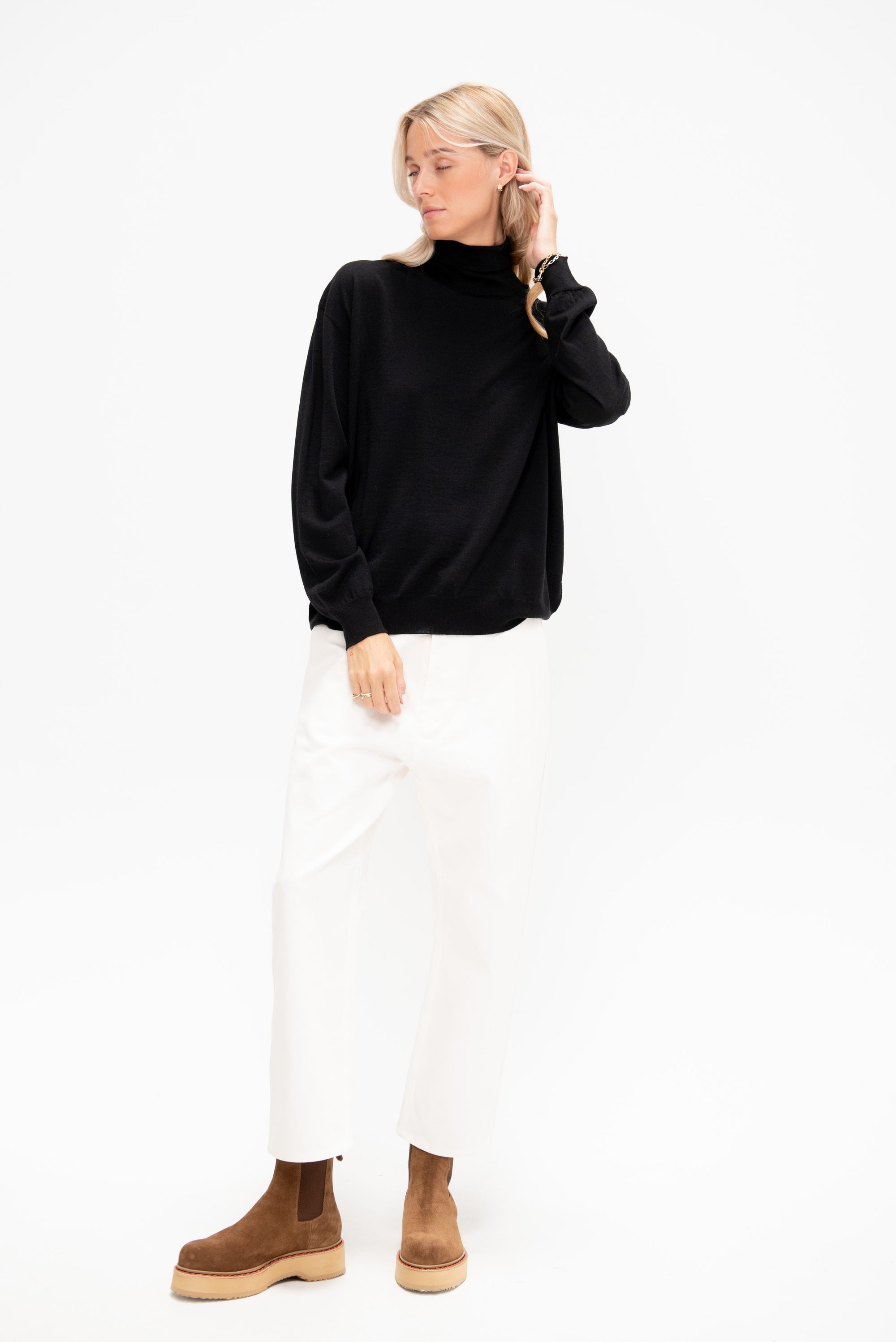 Marrei Ymer - Turtleneck Xtrafine Merino Wool, Black