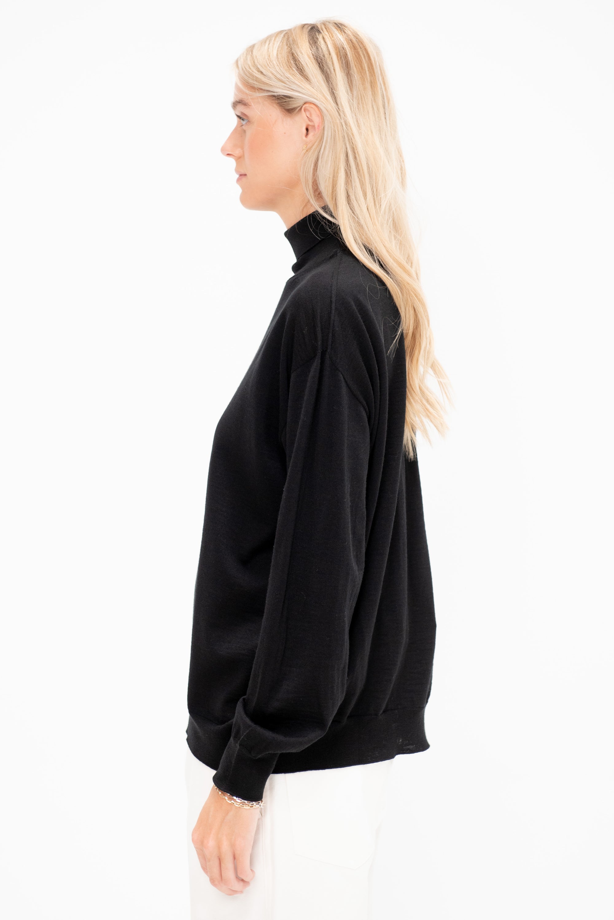 Marrei Ymer - Turtleneck Xtrafine Merino Wool, Black