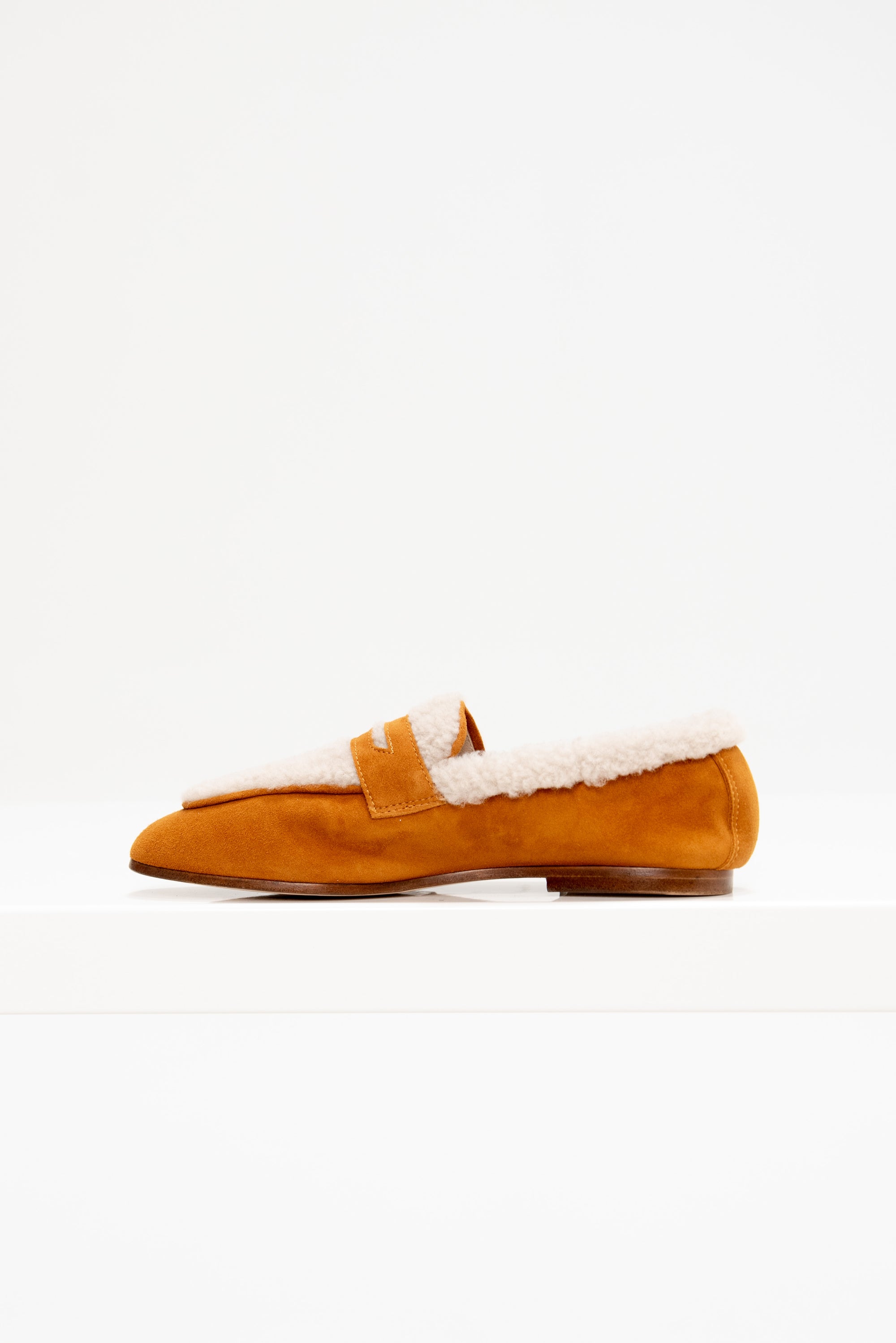 Suede &amp; Shearling Essenziale Loafer, Sand &amp; Cognac
