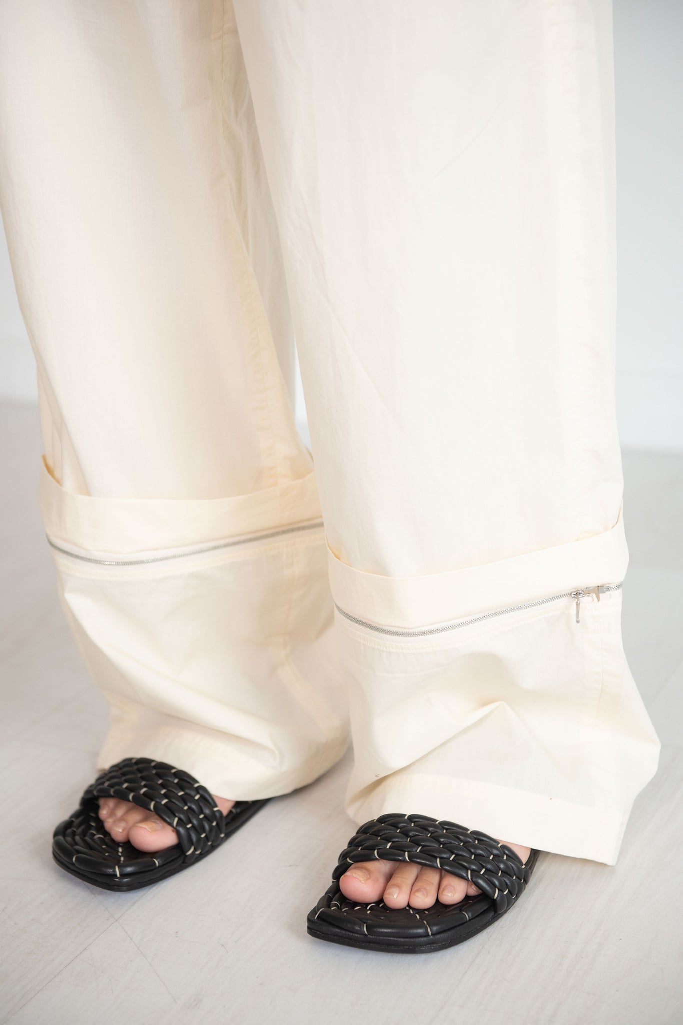 TIBI - VINTAGE COTTON CARGO CONVERTIBLE PANT, CREAM