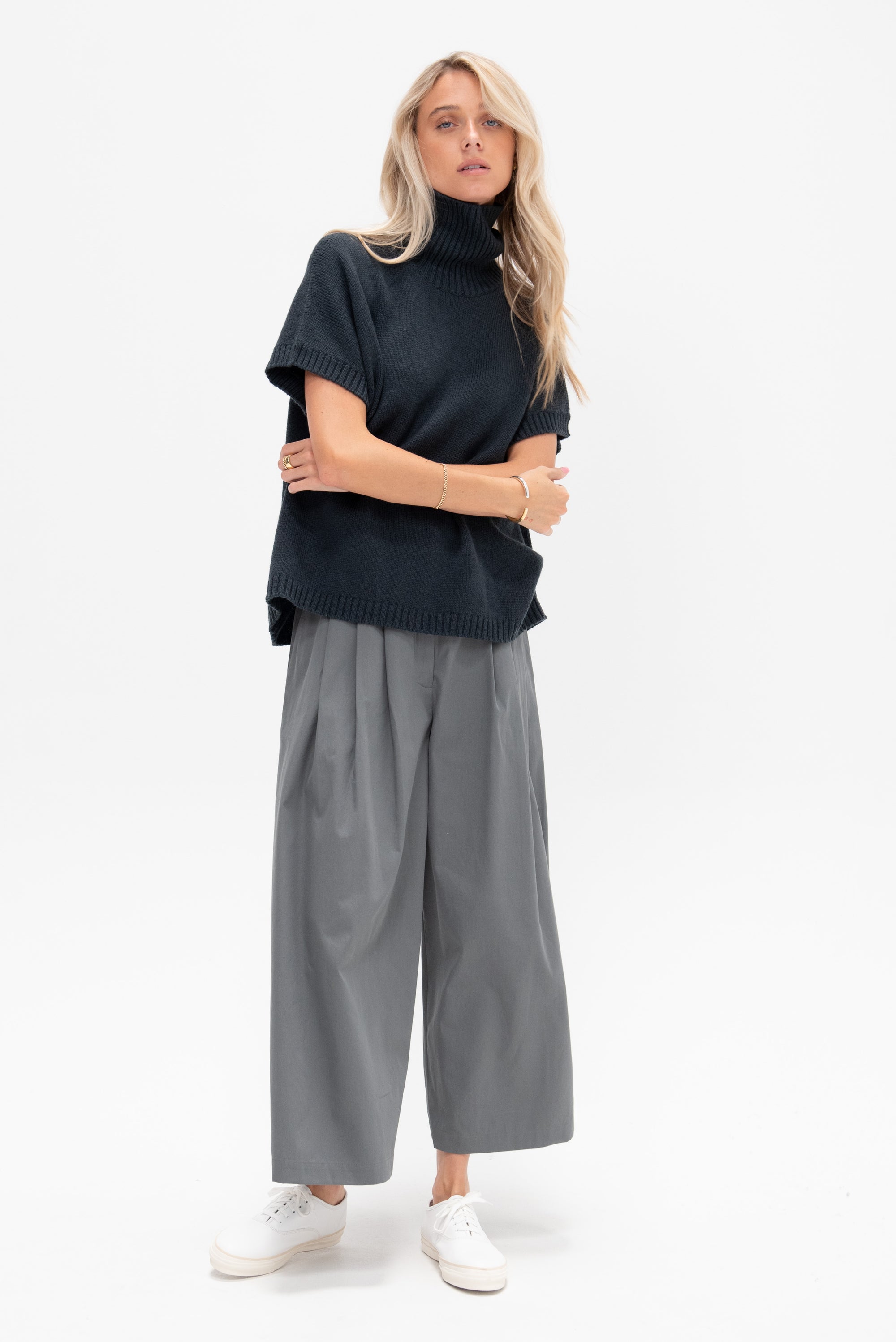 Bio Twill Triple Pleat Cropped Pant, Grey
