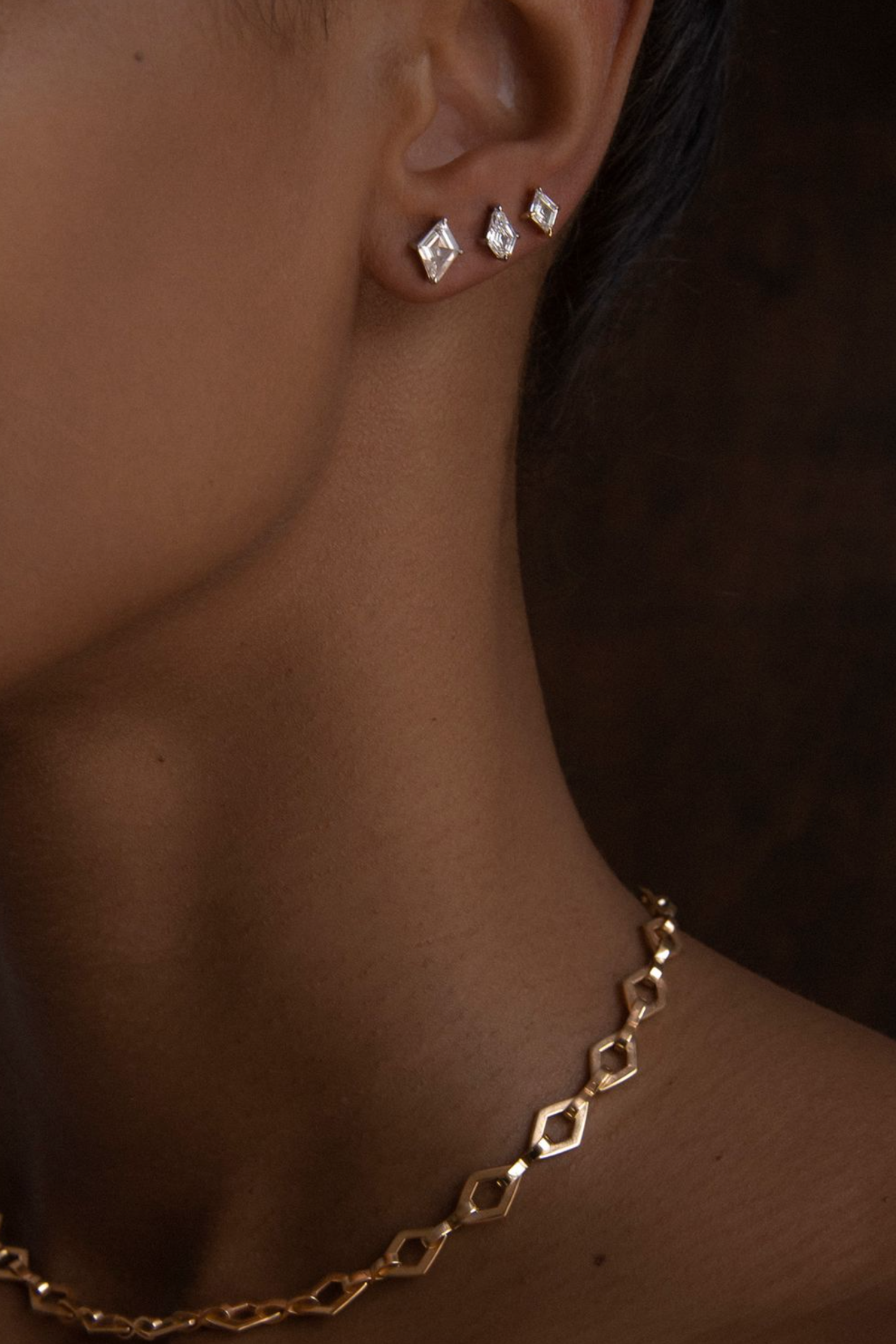 AZLEE - LOZENGE DIAMOND STUDS IN PRONGS, GOLD