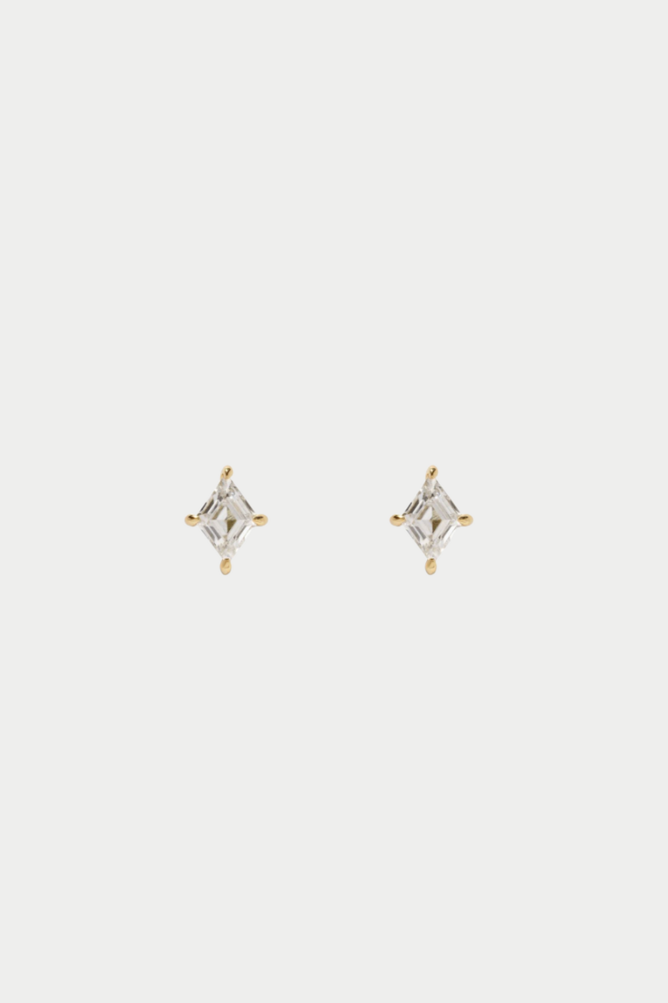 AZLEE - LOZENGE DIAMOND STUDS IN PRONGS, GOLD