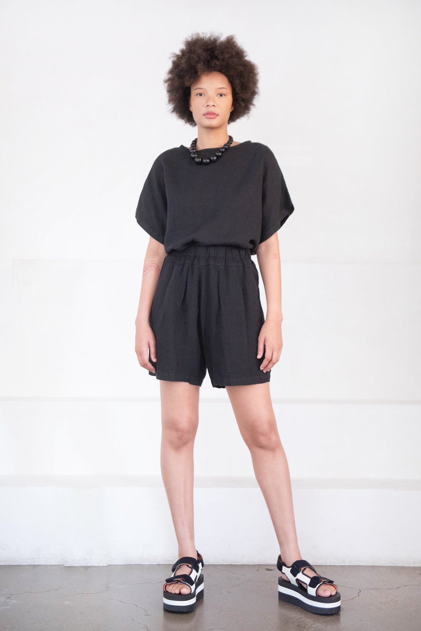 Black Crane - SHORTS, BLACK