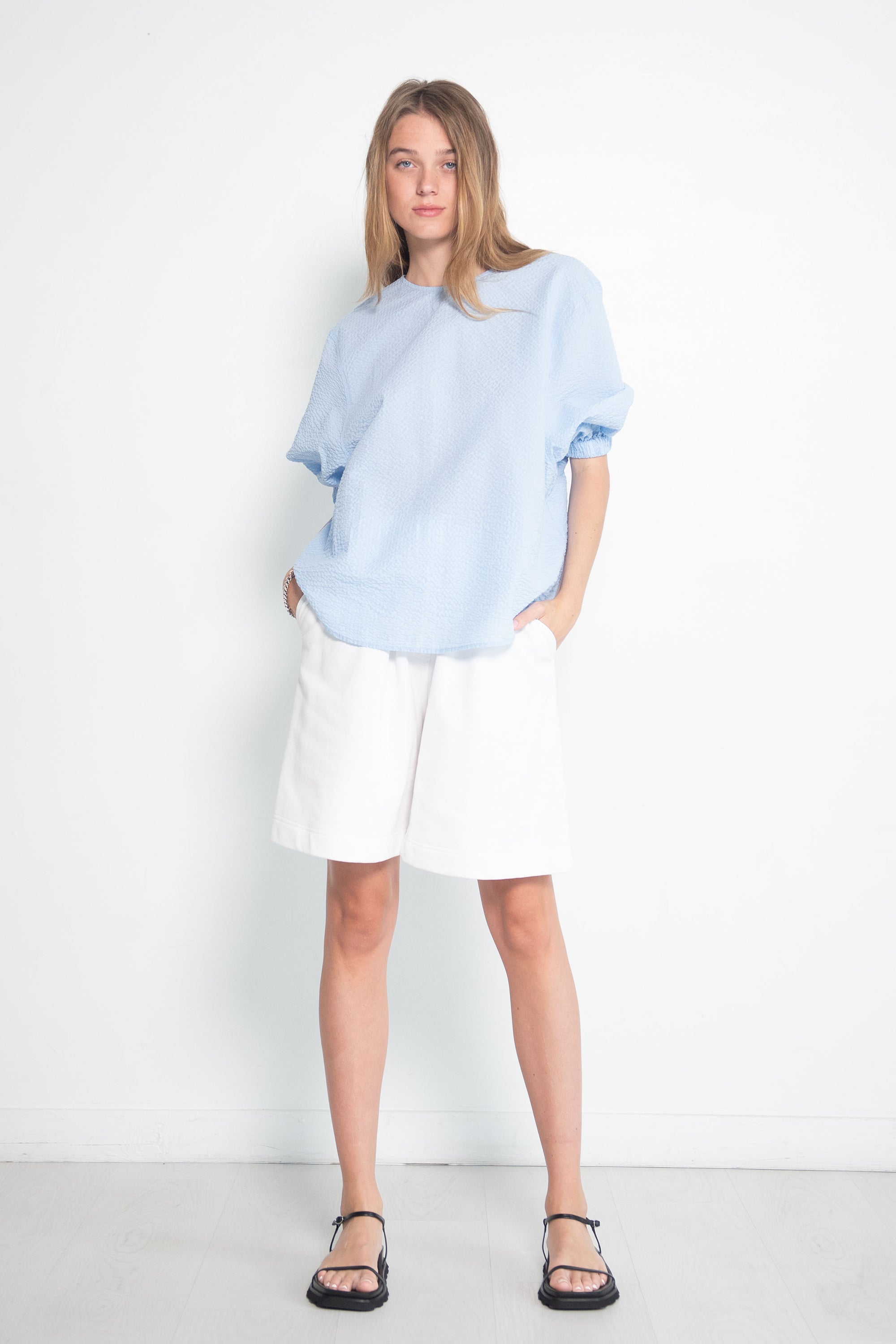 CHRISTIAN WIJNANTS TABIT SHORT, WHITE – Kick Pleat