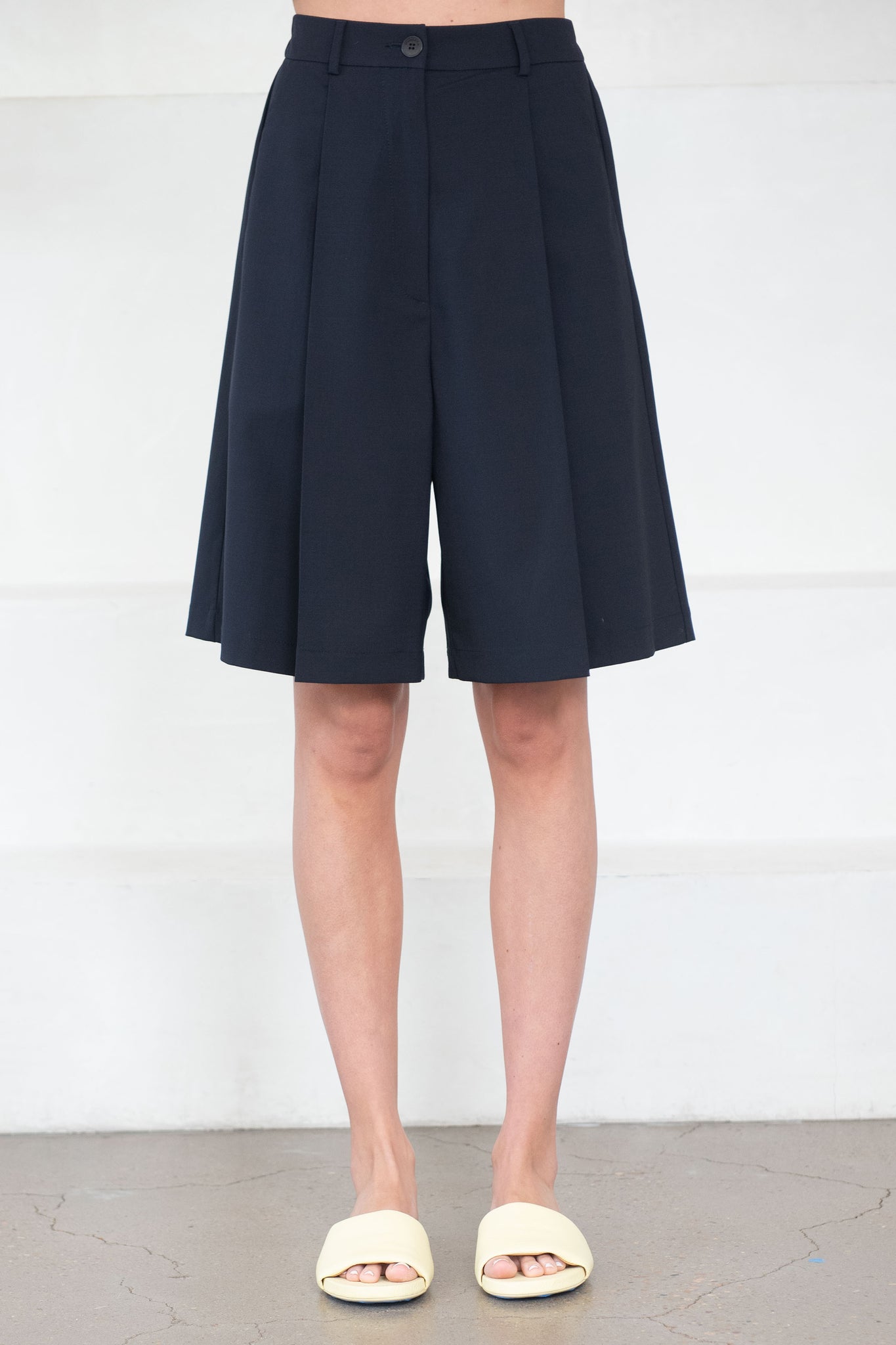 CORDERA - Tailoring Bermuda Short, Black