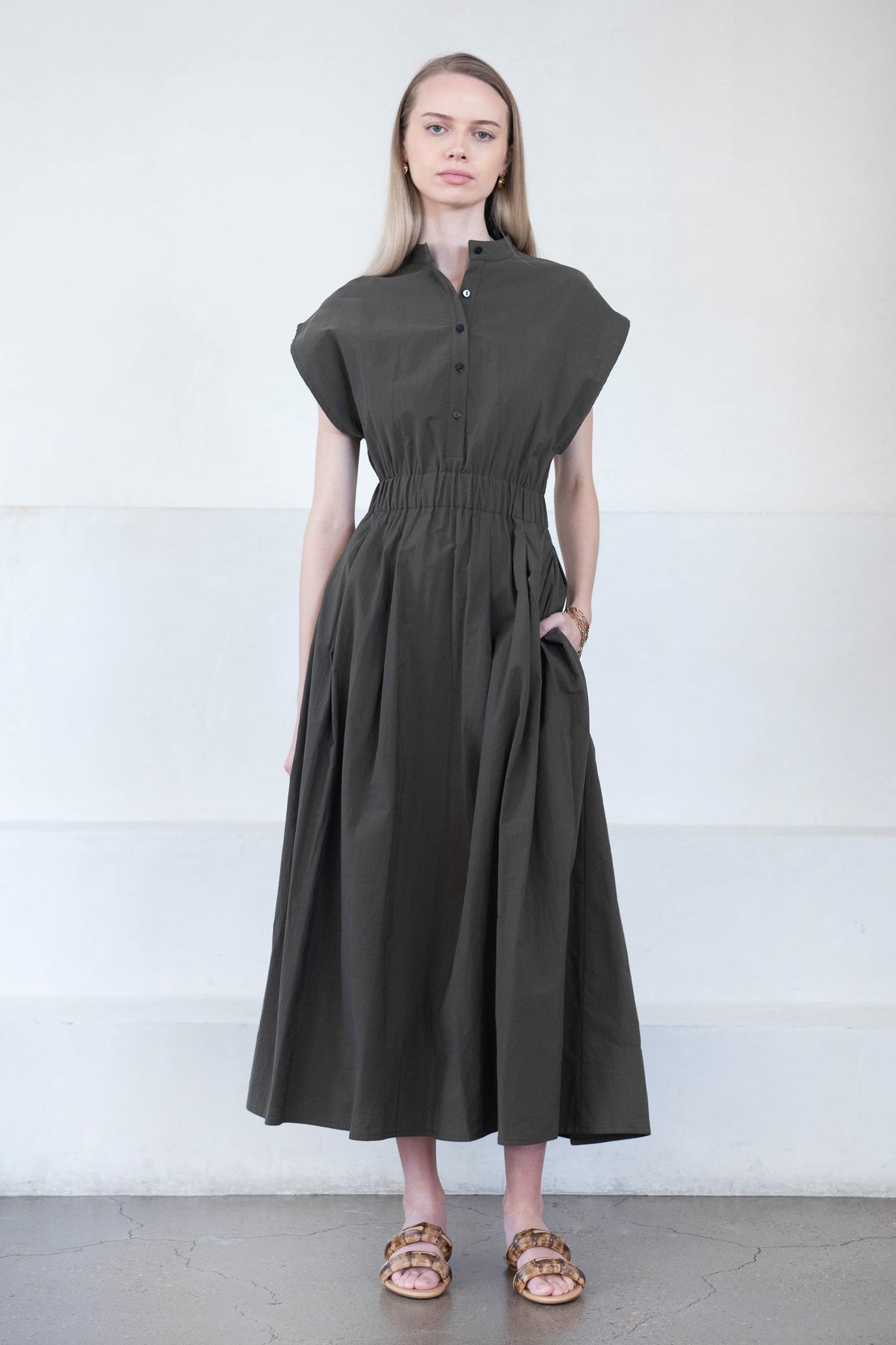 Dušan - Dress with Elastic Waist, Military