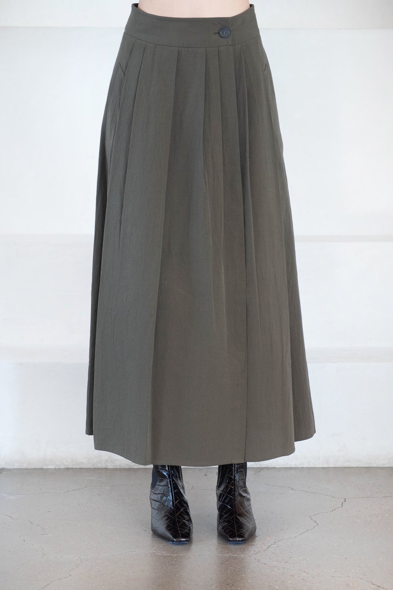 Dušan - Long Skirt, Military