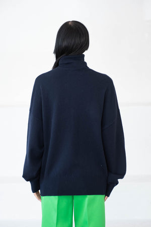 Extreme Cashmere - N°204 JILL ROLL NECK SWEATER, NAVY