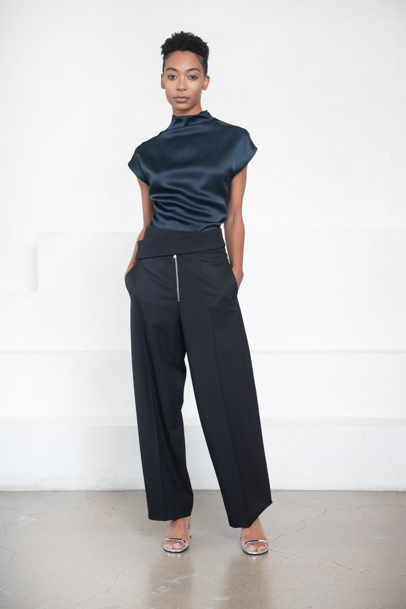 GAUCHERE - Pants, Black