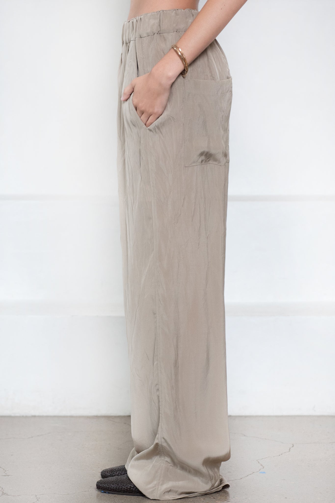 GAUCHERE - Pants, Greige