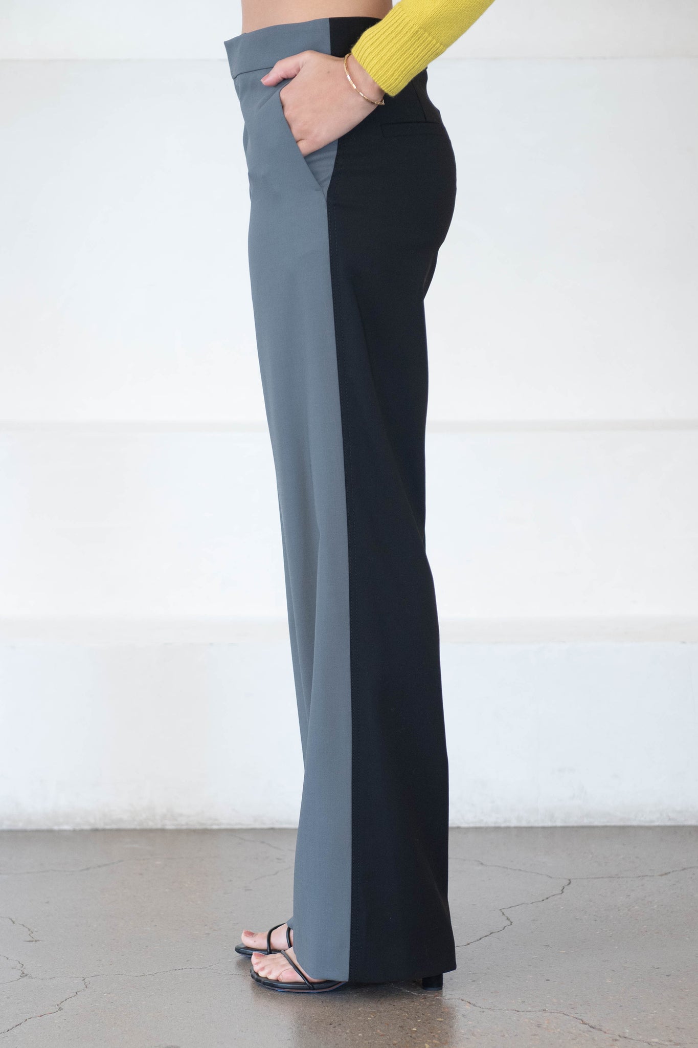 GAUCHERE - Tone Pants, Light Cement & Black