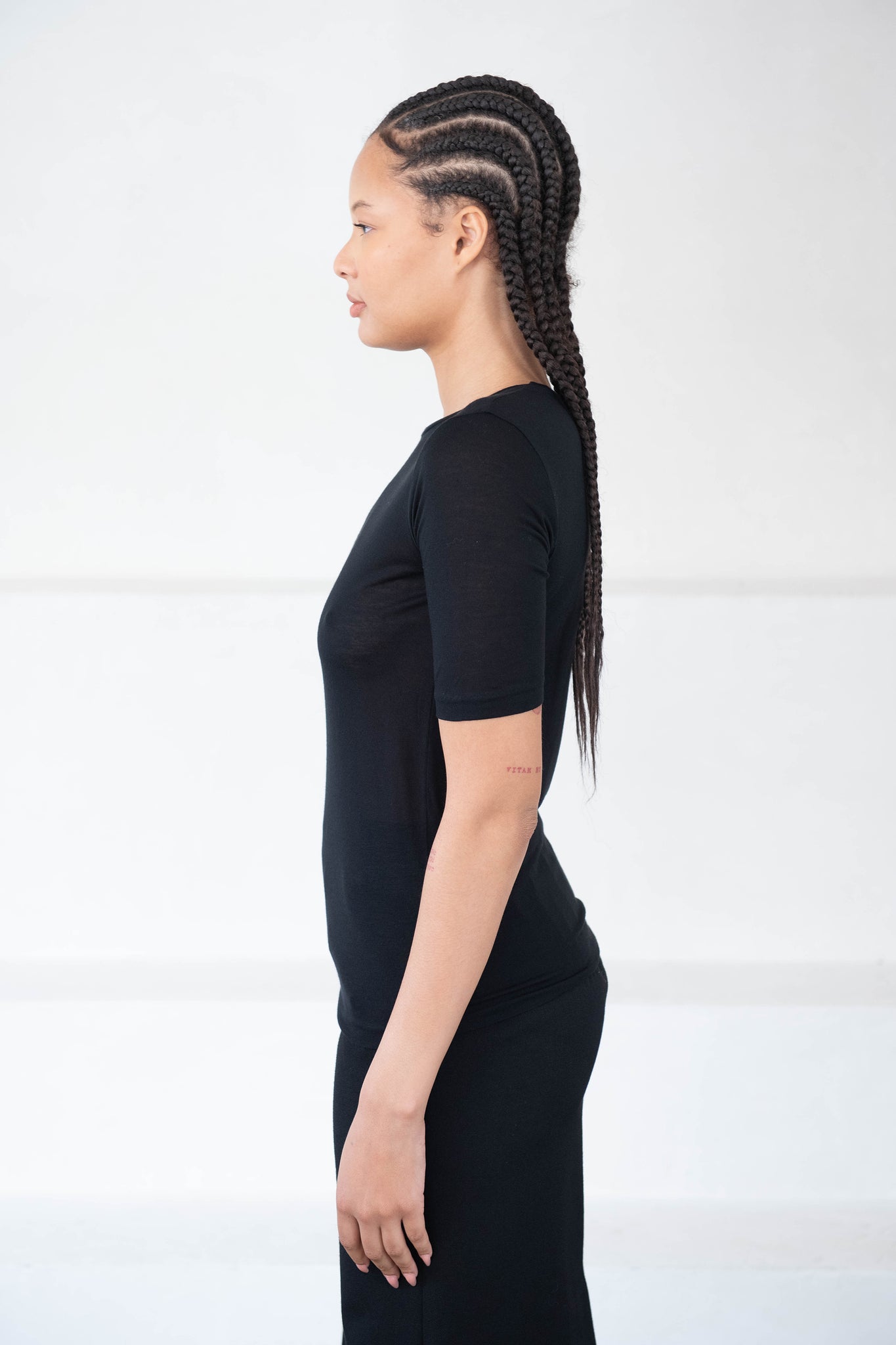 Totême - THIN CASHMERE MODAL TEE, BLACK