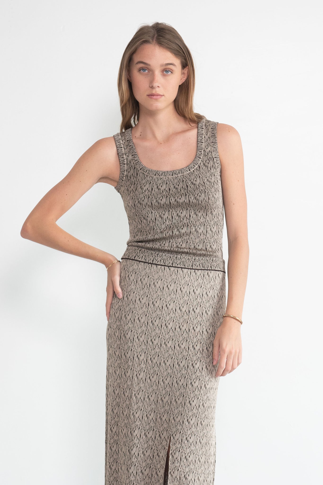 VERONIQUE LEROY - Irregular-Rib Crop Tank Top, Dust Beige